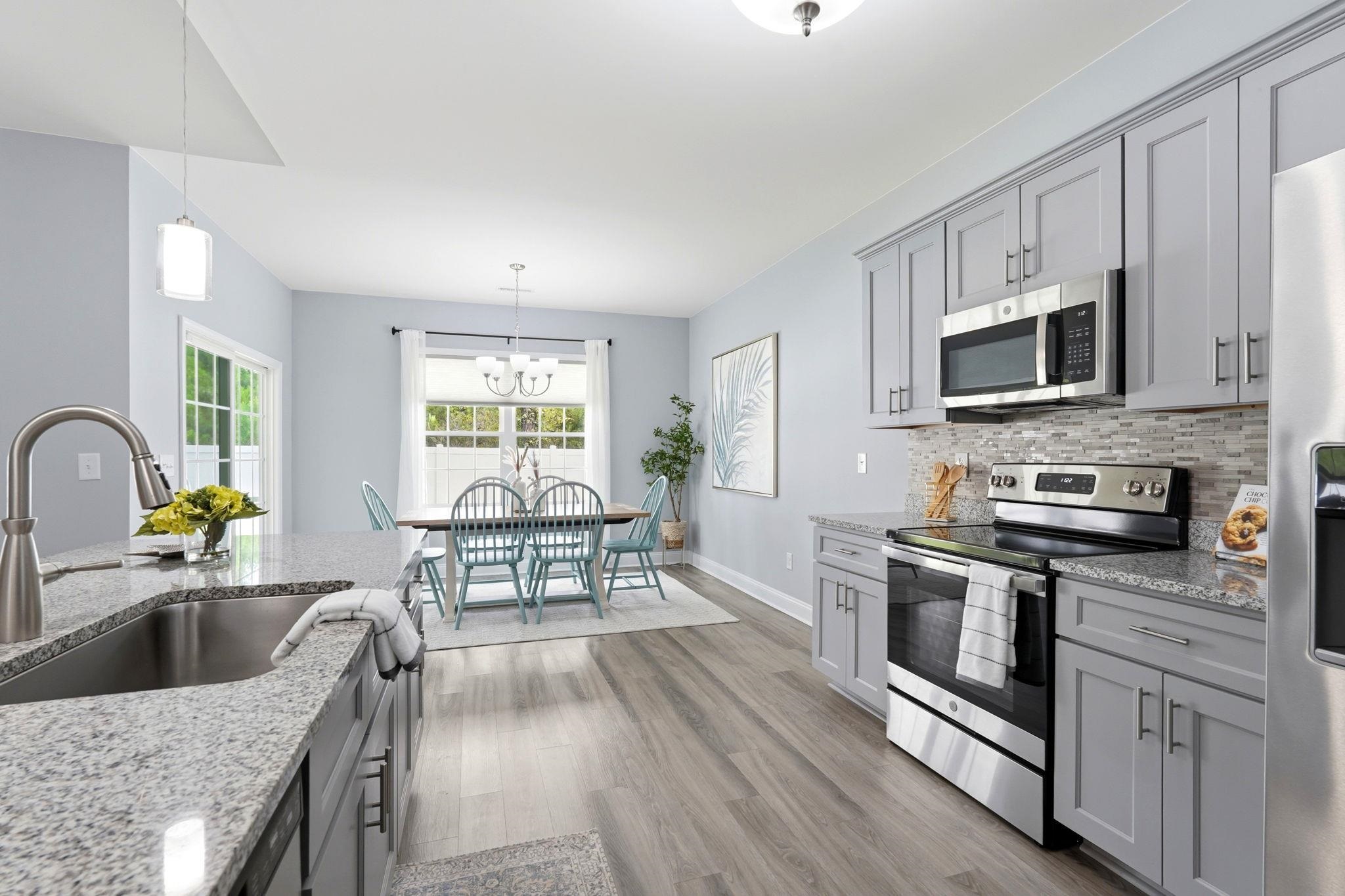 808 Twickenham Loop Property Photo 15