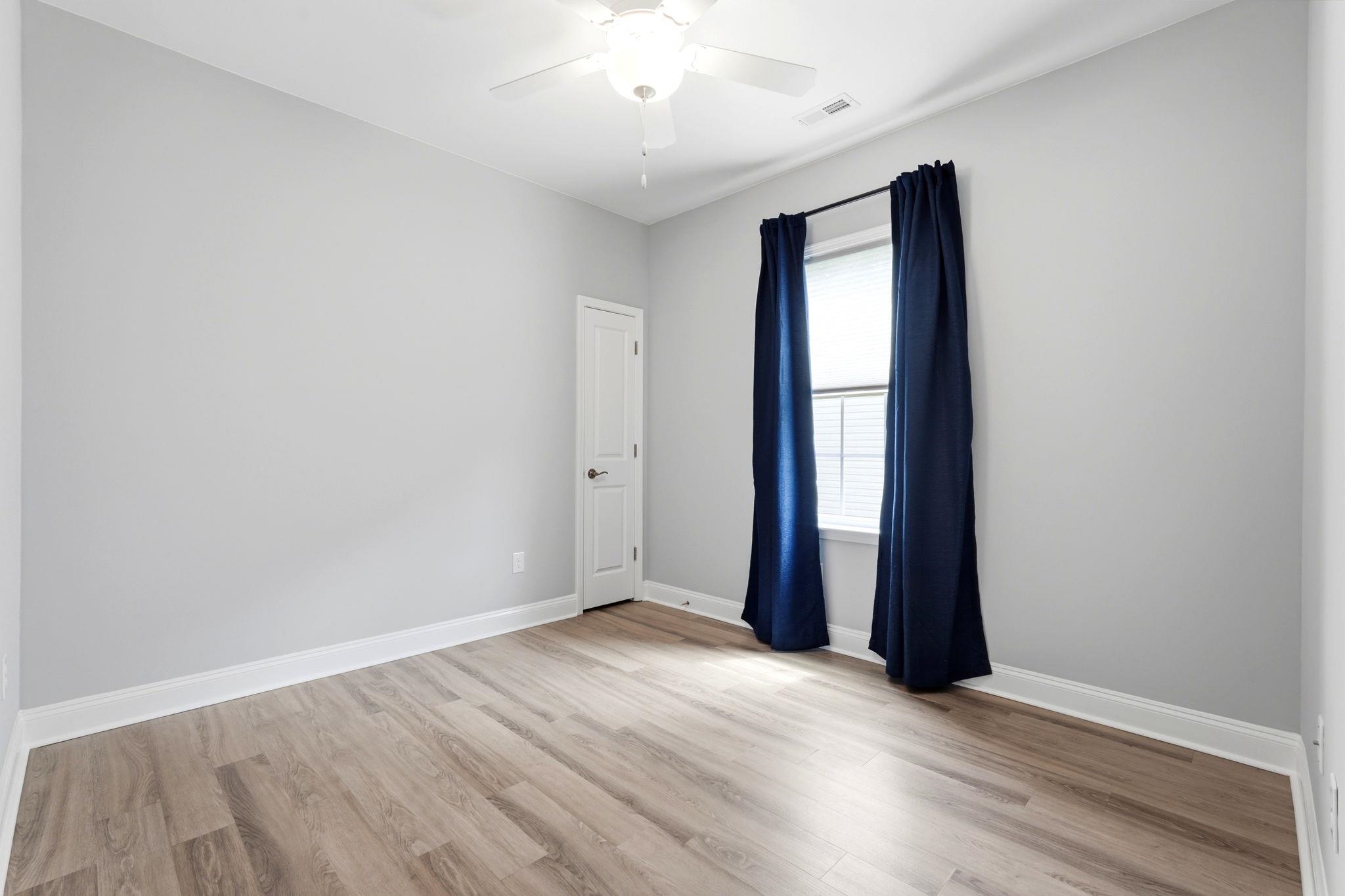 808 Twickenham Loop Property Photo 33