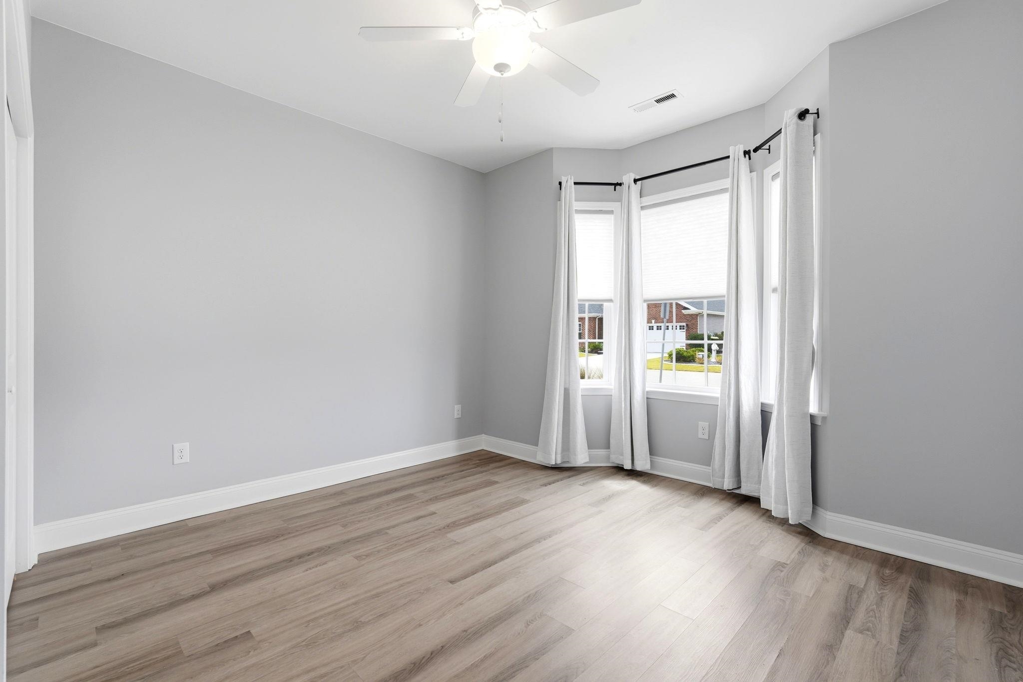 808 Twickenham Loop Property Photo 34