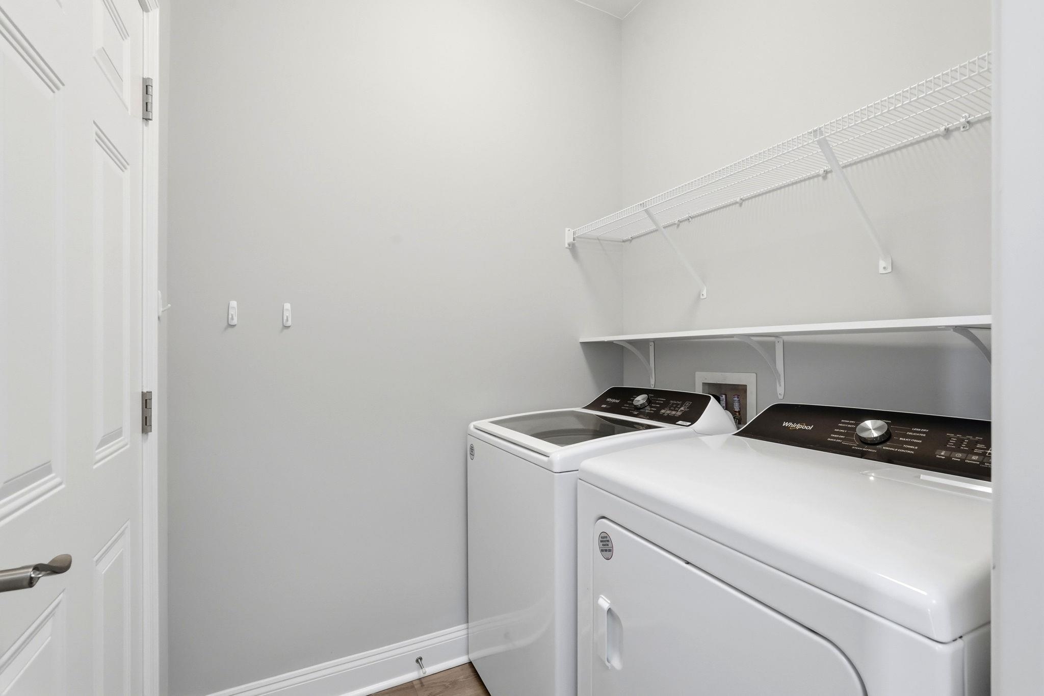808 Twickenham Loop Property Photo 35