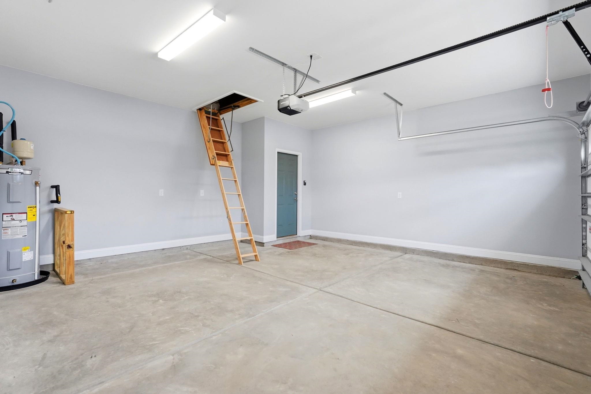 808 Twickenham Loop Property Photo 37