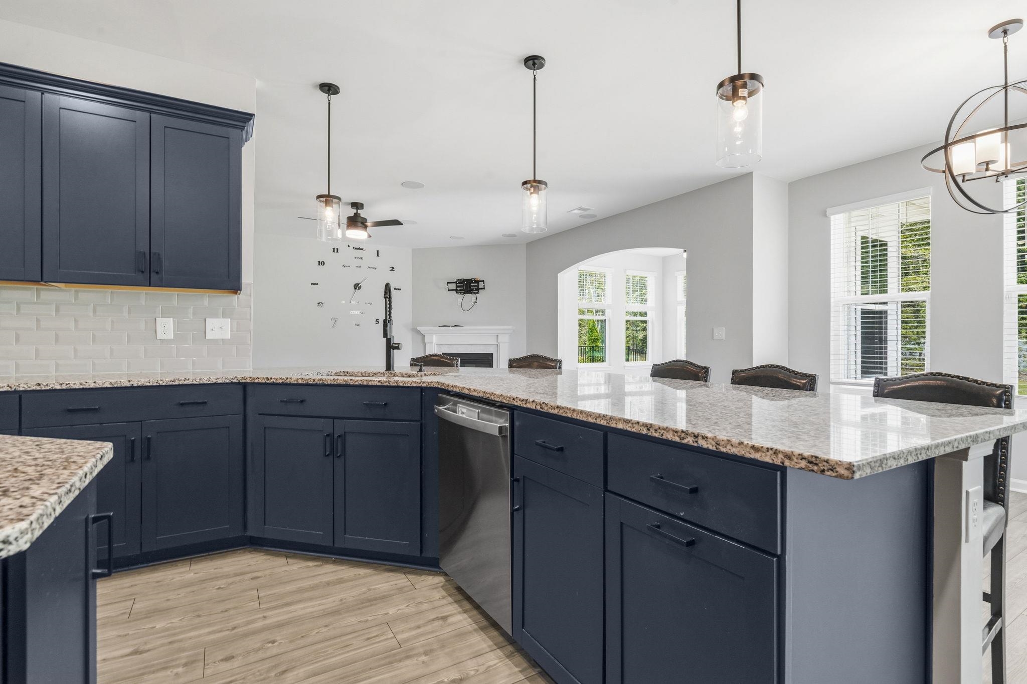 140 Azure Loop Property Photo 8