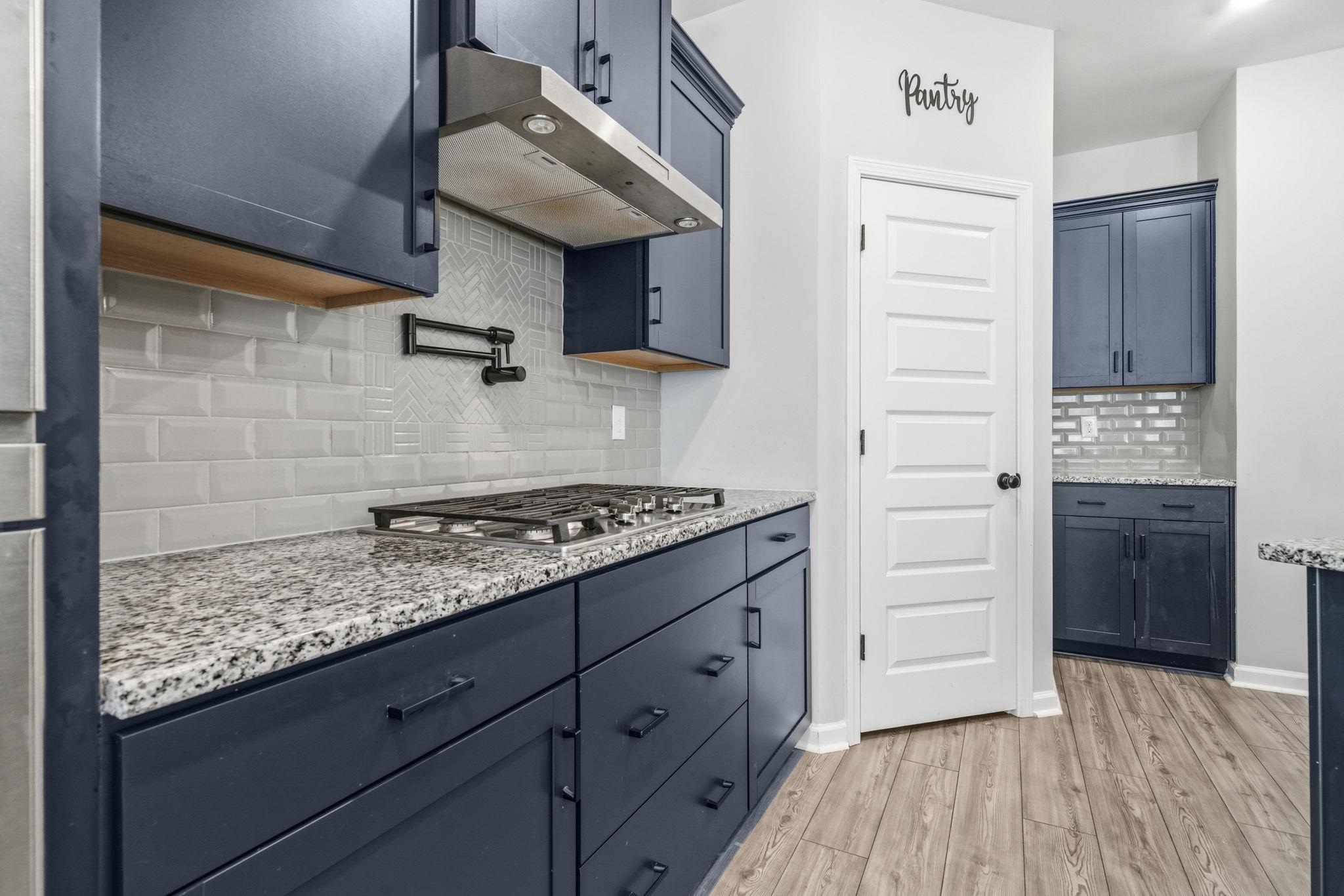 140 Azure Loop Property Photo 13