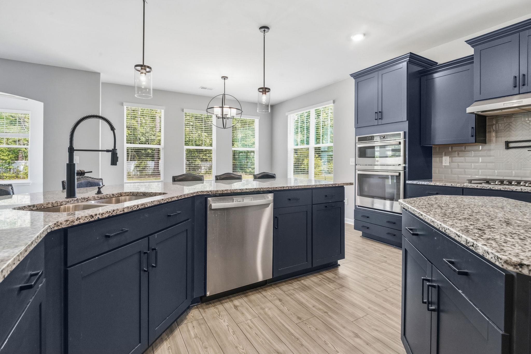 140 Azure Loop Property Photo 15