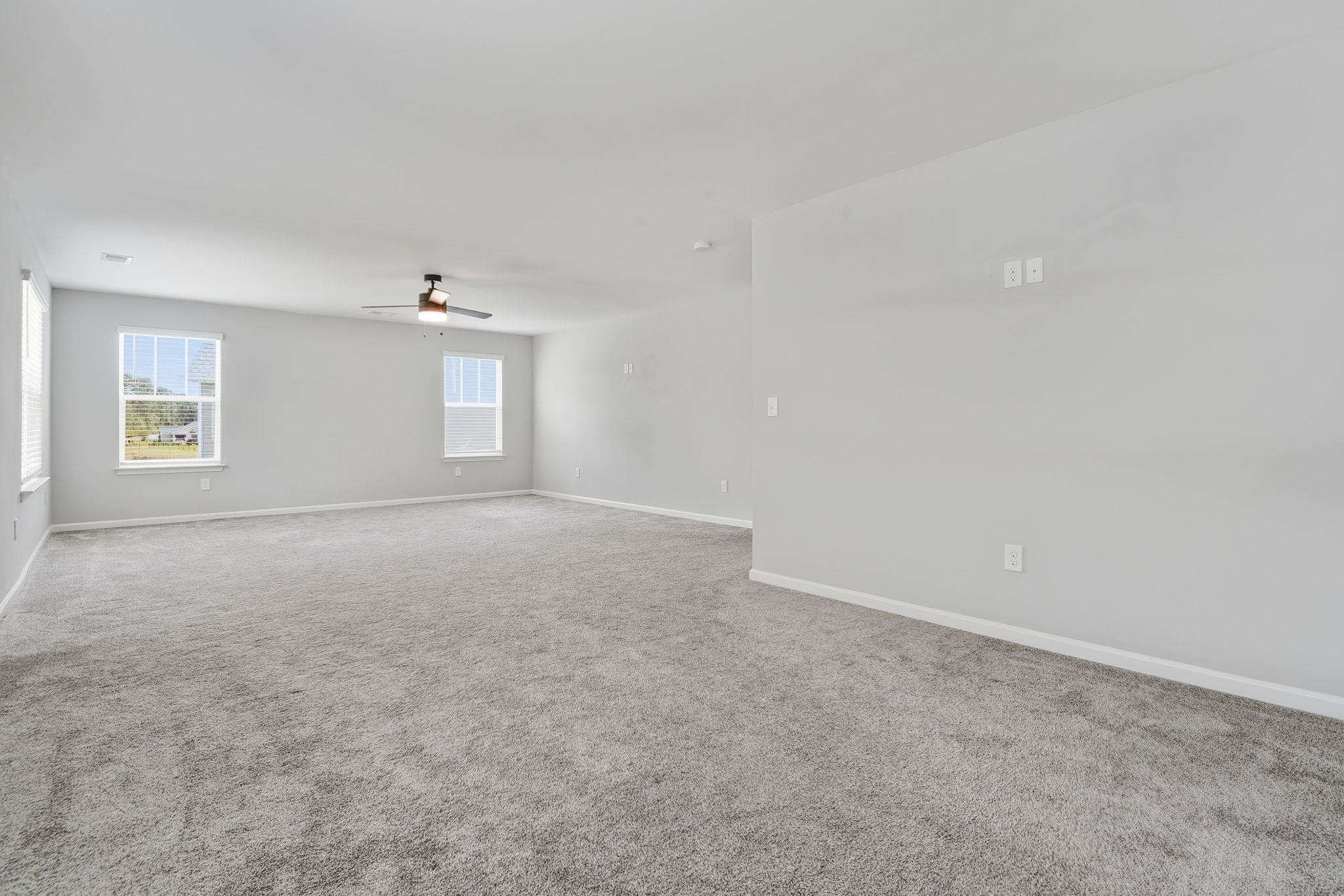 140 Azure Loop Property Photo 18