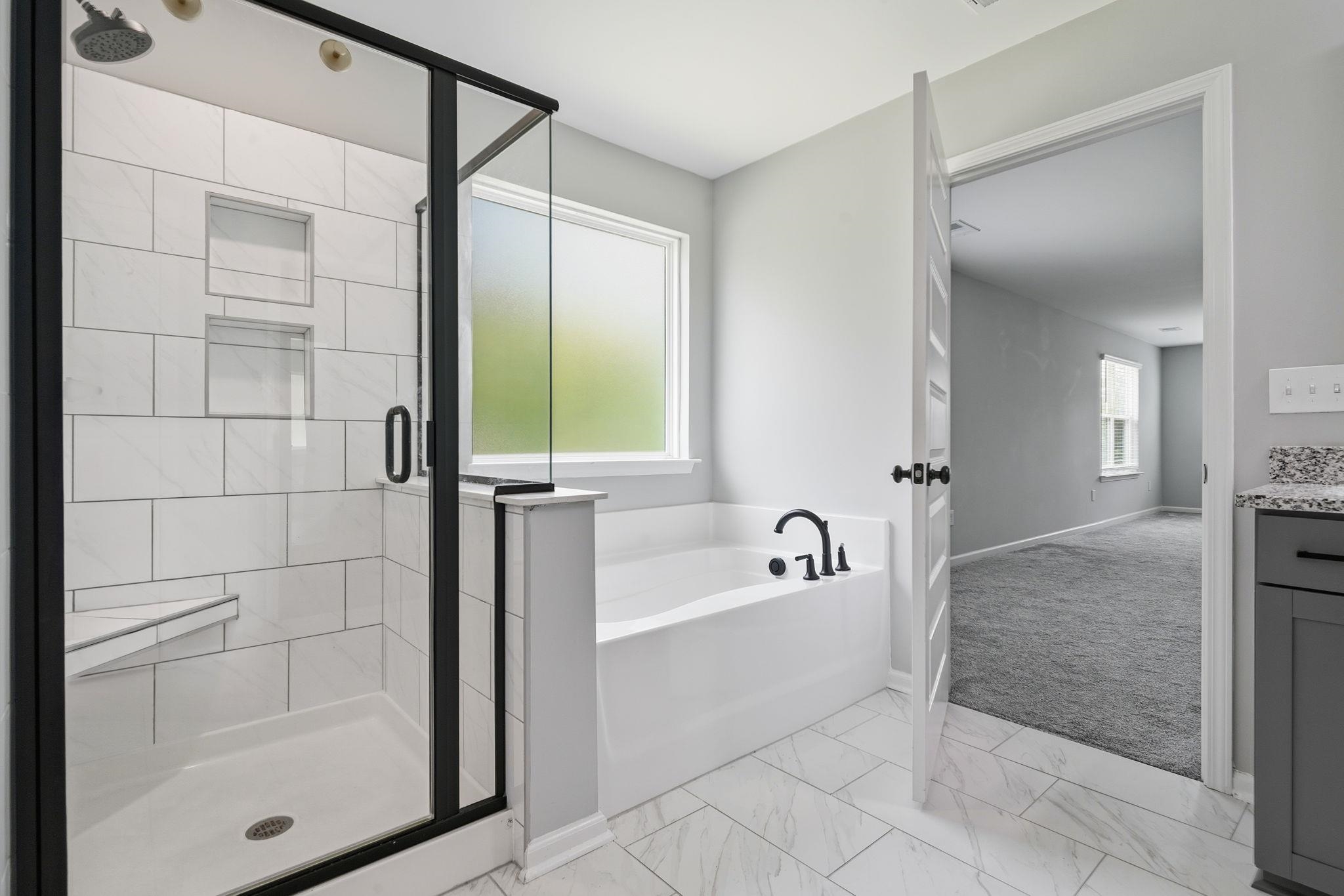 140 Azure Loop Property Photo 20