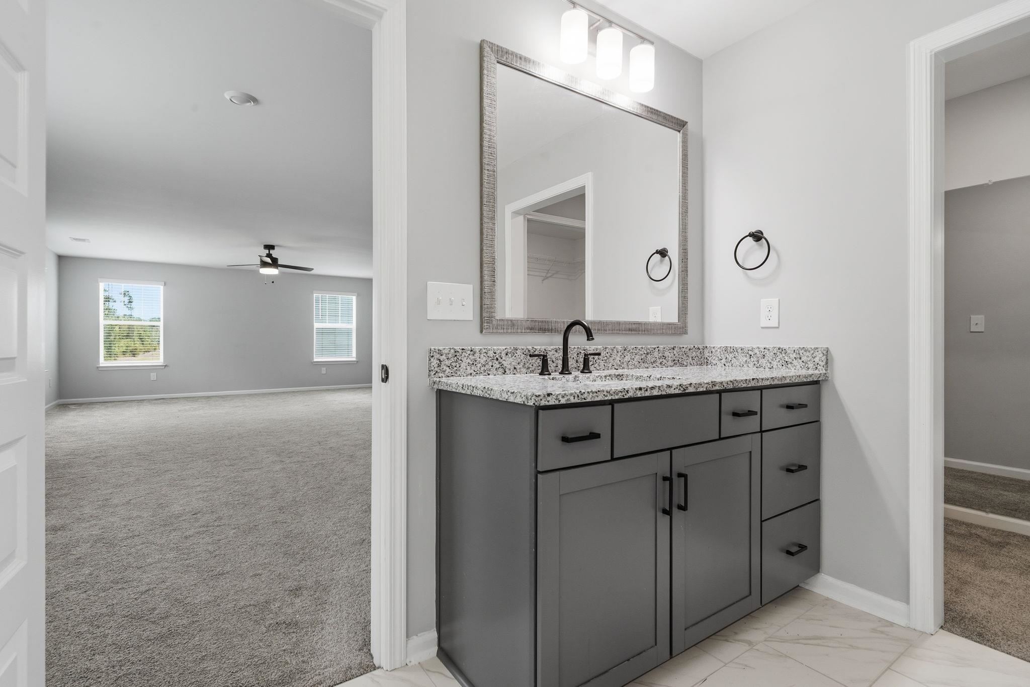 140 Azure Loop Property Photo 21