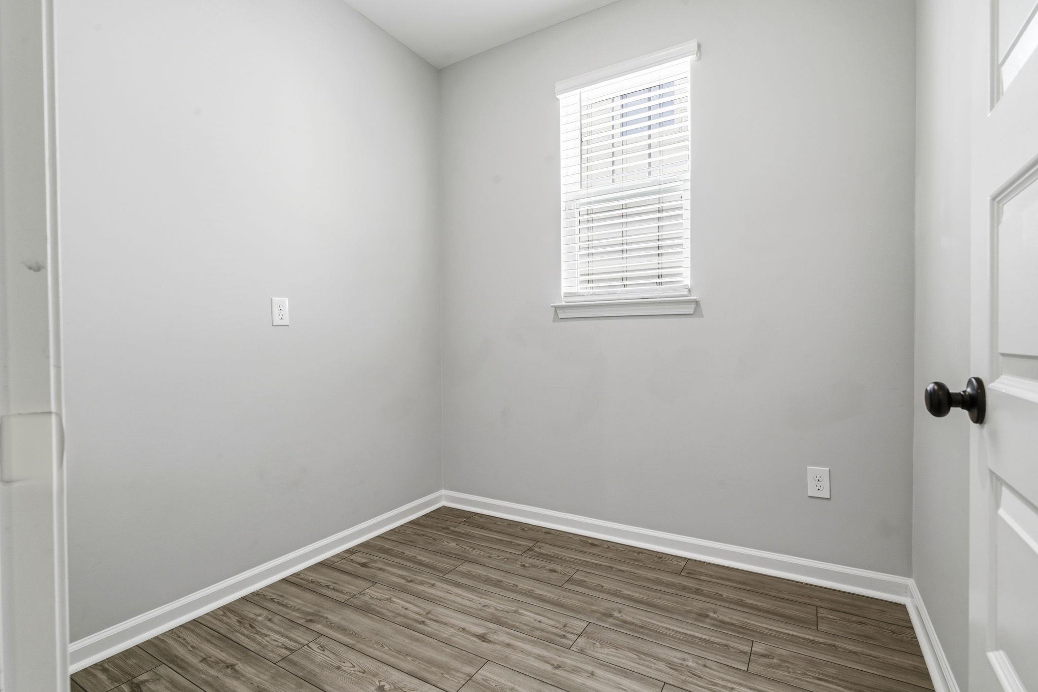 140 Azure Loop Property Photo 24