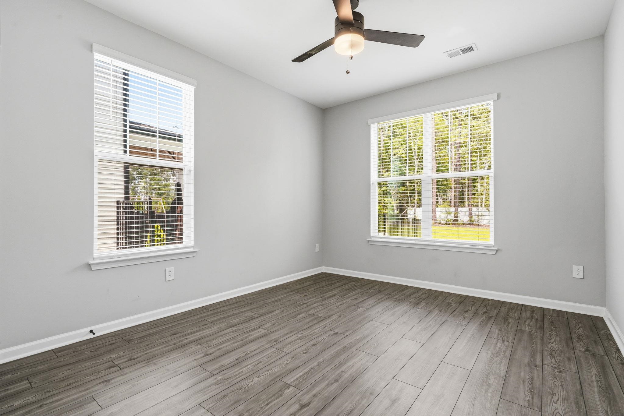 140 Azure Loop Property Photo 26