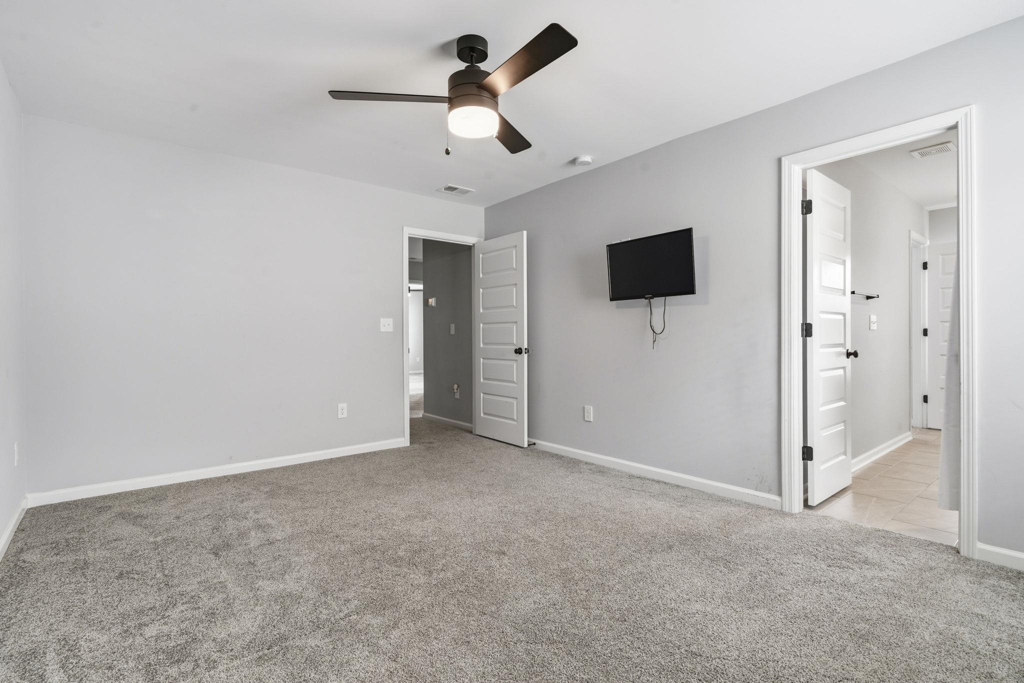 140 Azure Loop Property Photo 29
