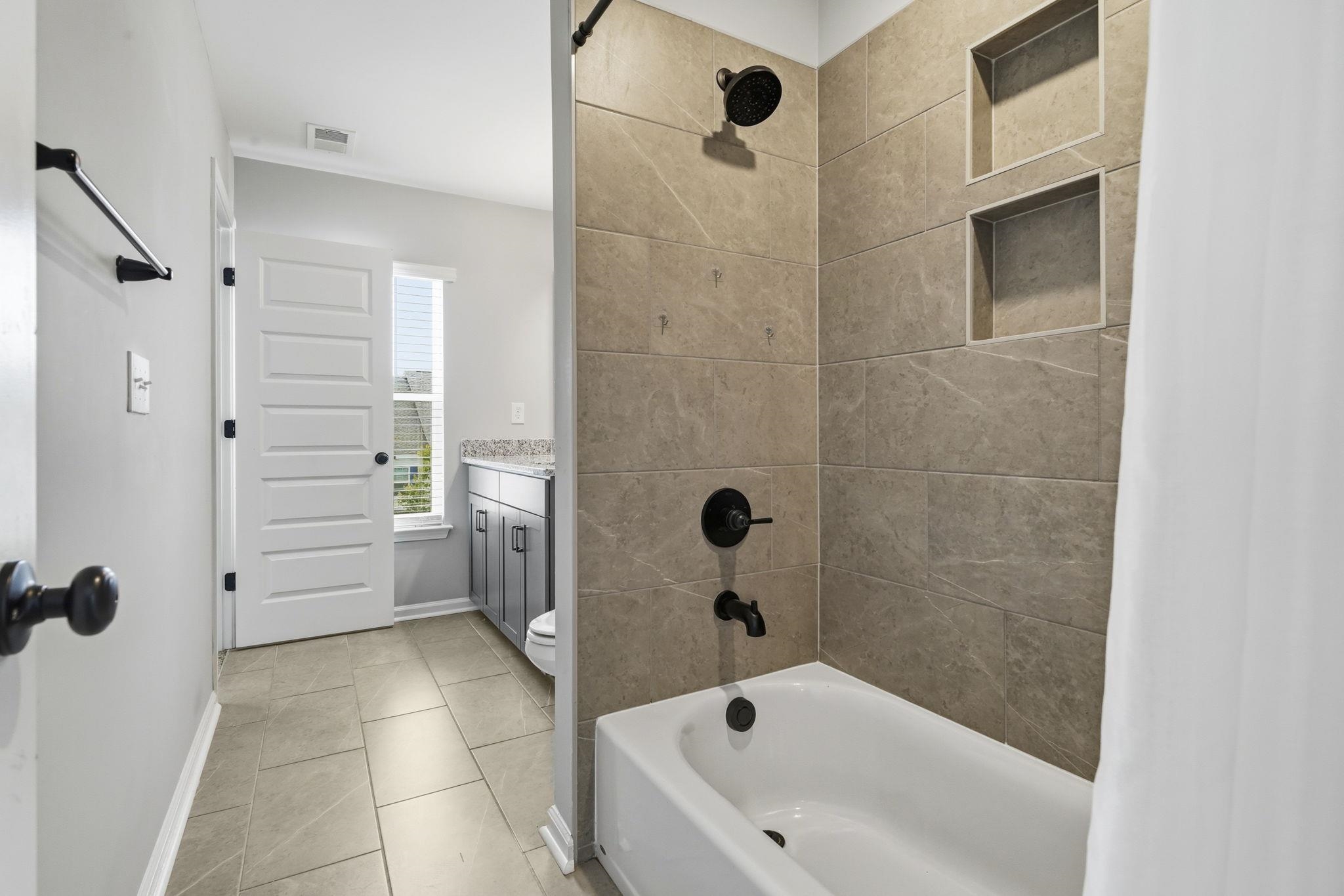 140 Azure Loop Property Photo 30