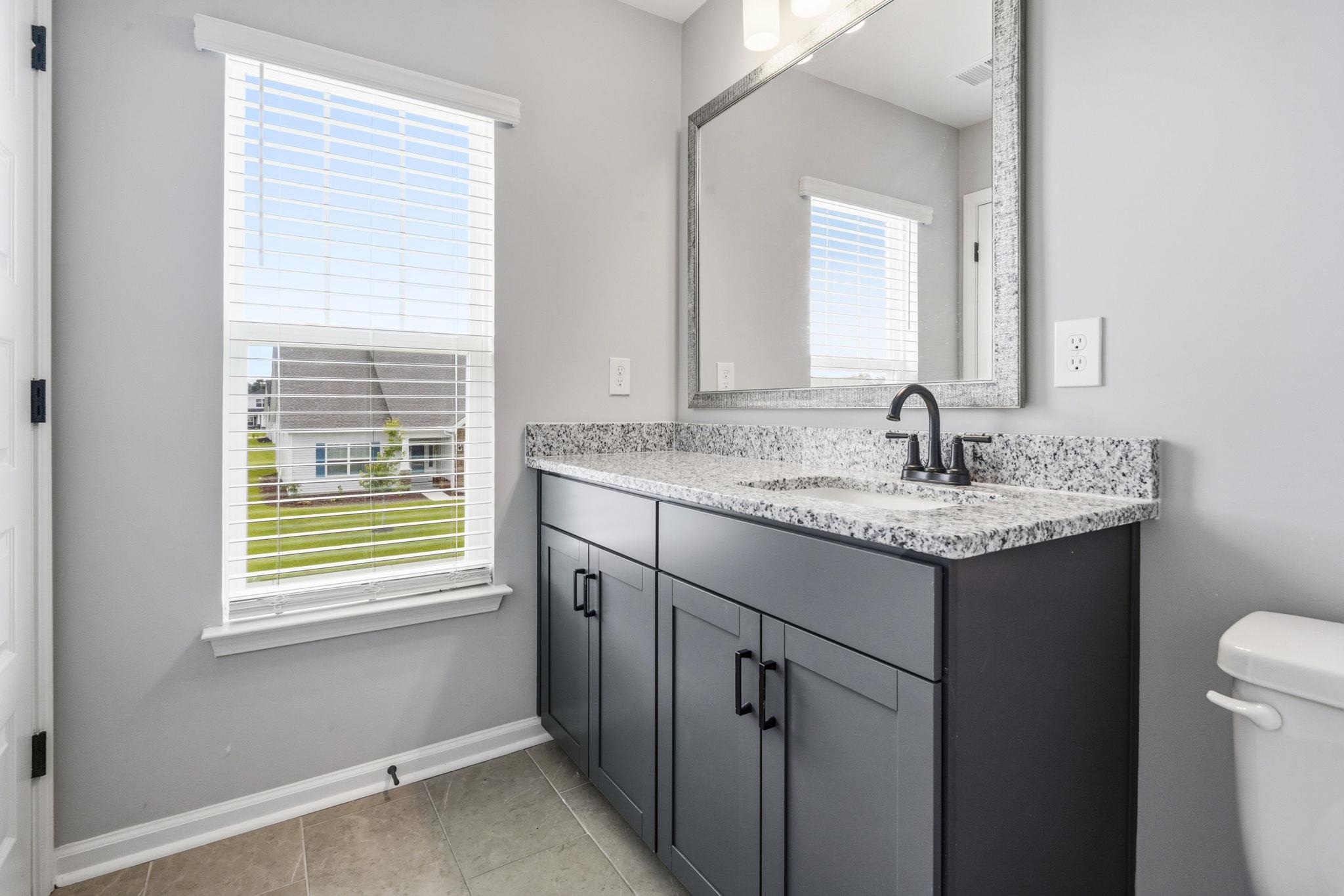 140 Azure Loop Property Photo 31