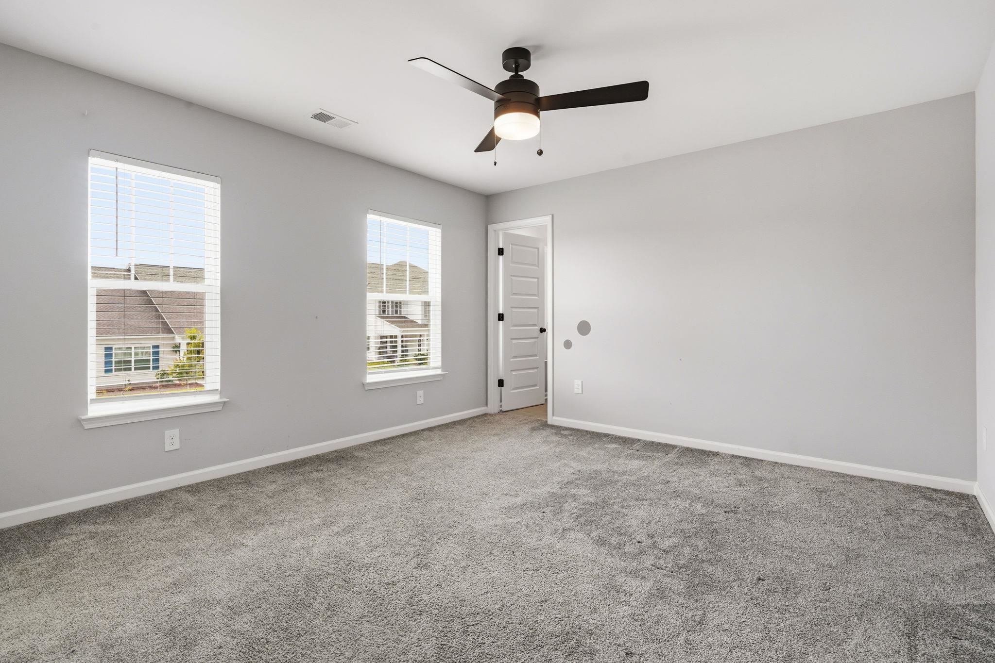 140 Azure Loop Property Photo 32