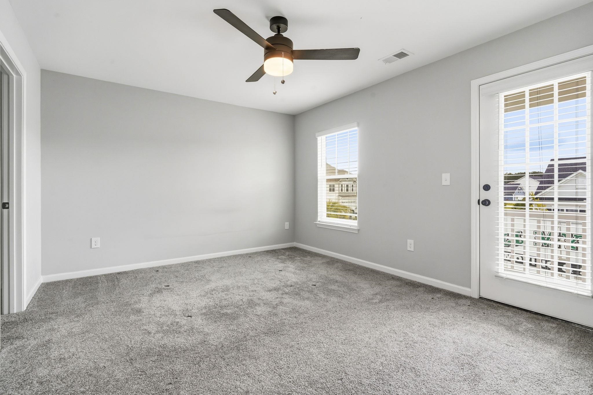 140 Azure Loop Property Photo 33