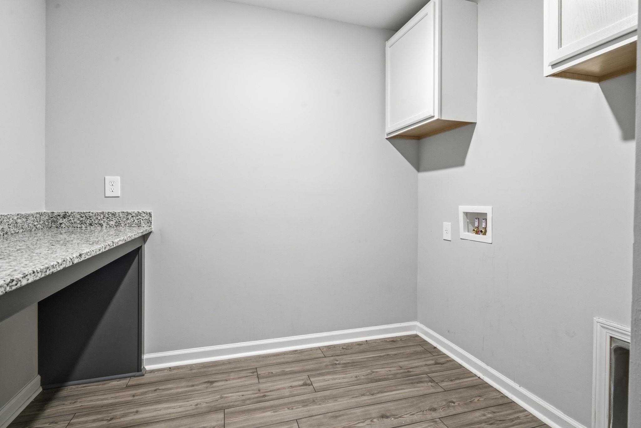 140 Azure Loop Property Photo 36