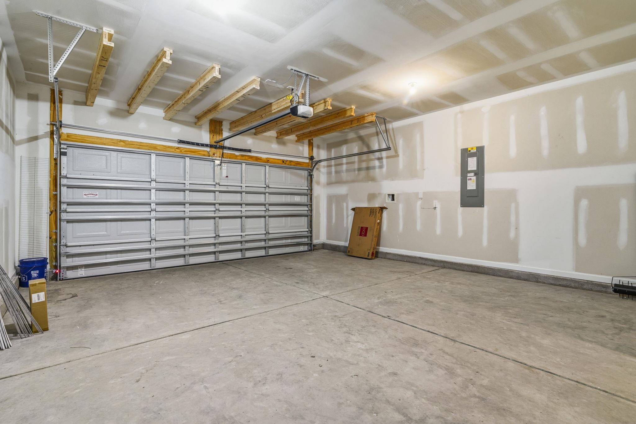 140 Azure Loop Property Photo 37