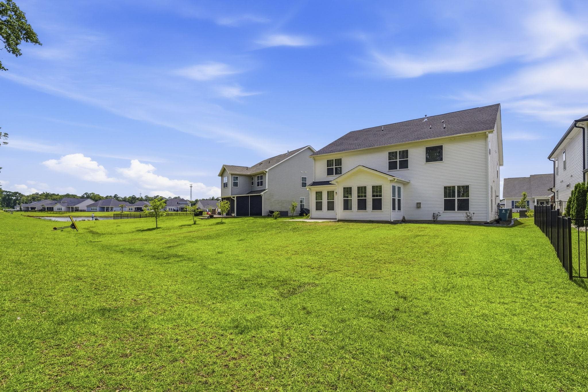 140 Azure Loop Property Photo 38