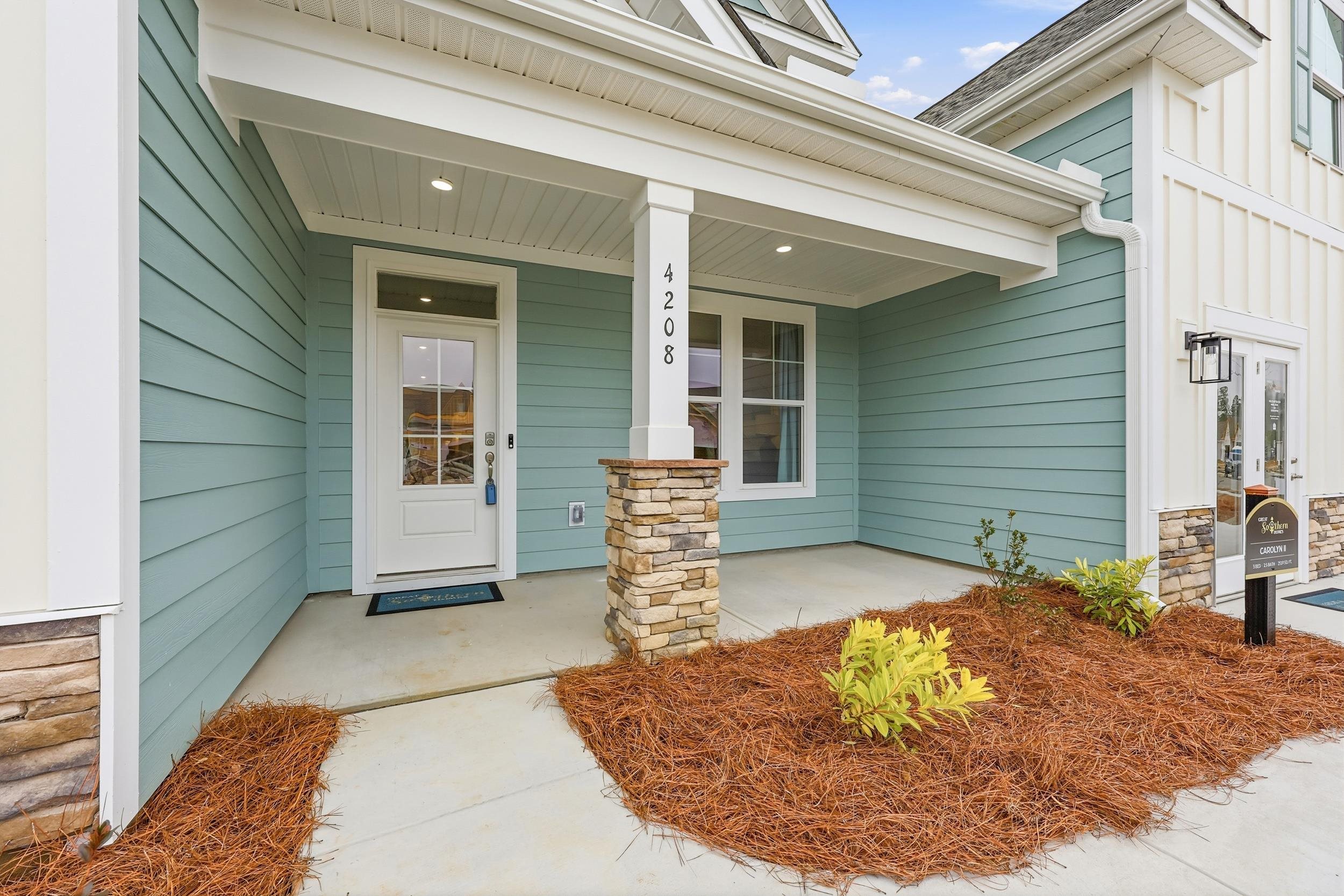 1008 Bridgeview Dr. Property Photo 2