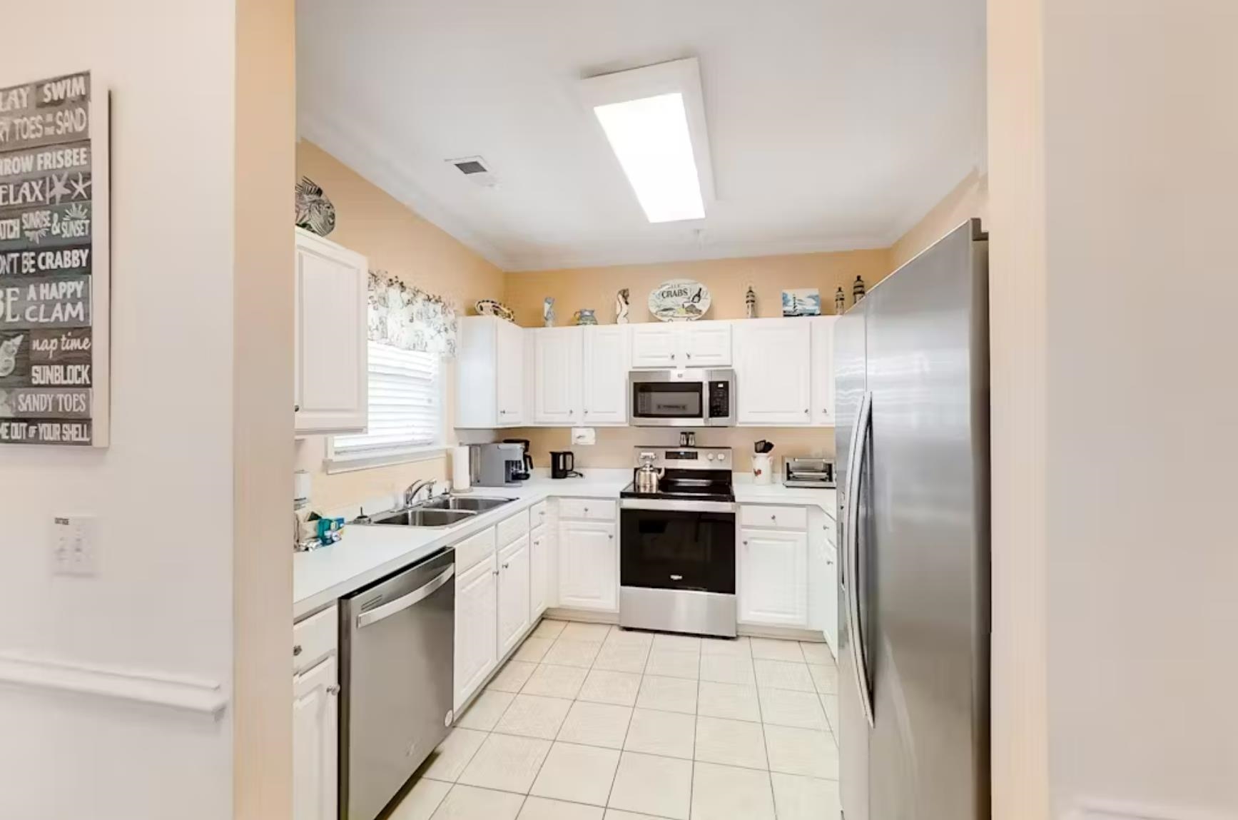6015 Catalina Dr. Property Photo 4