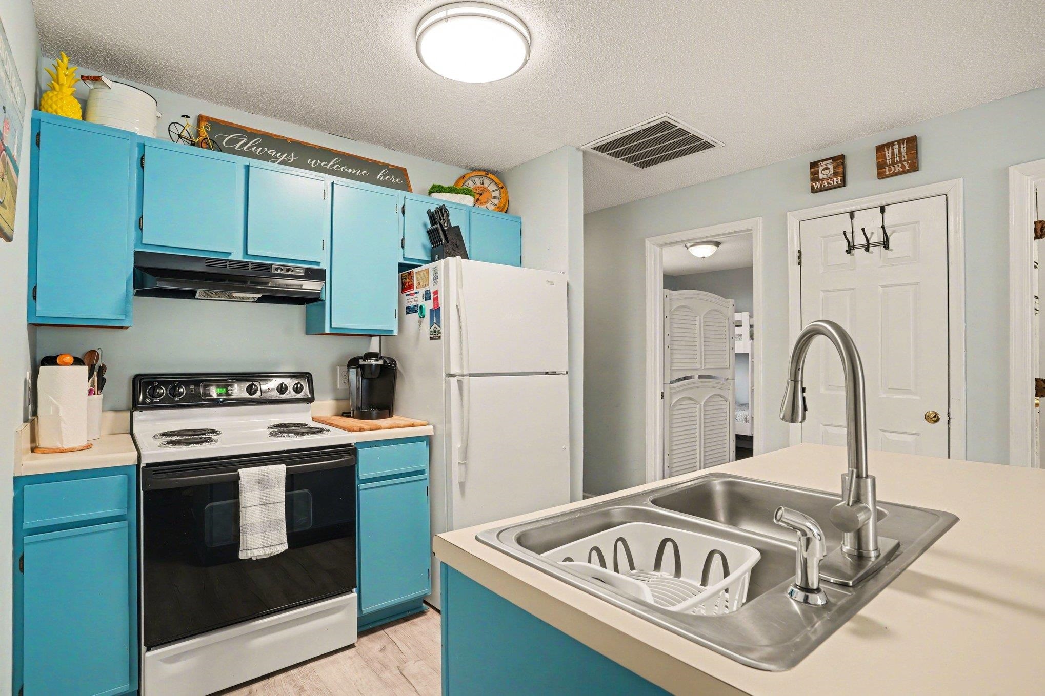1425 N Waccamaw Dr. Property Photo 18