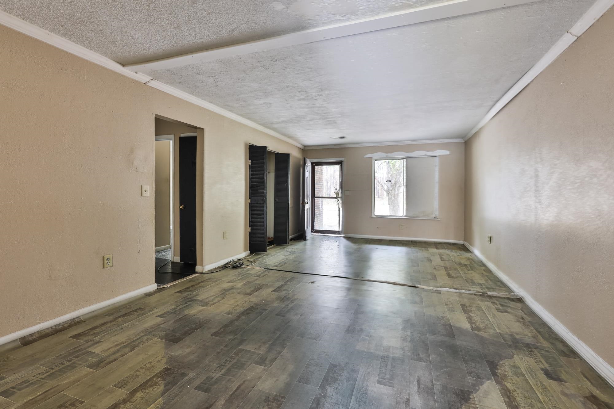 611 Dekalb St. Property Photo 3