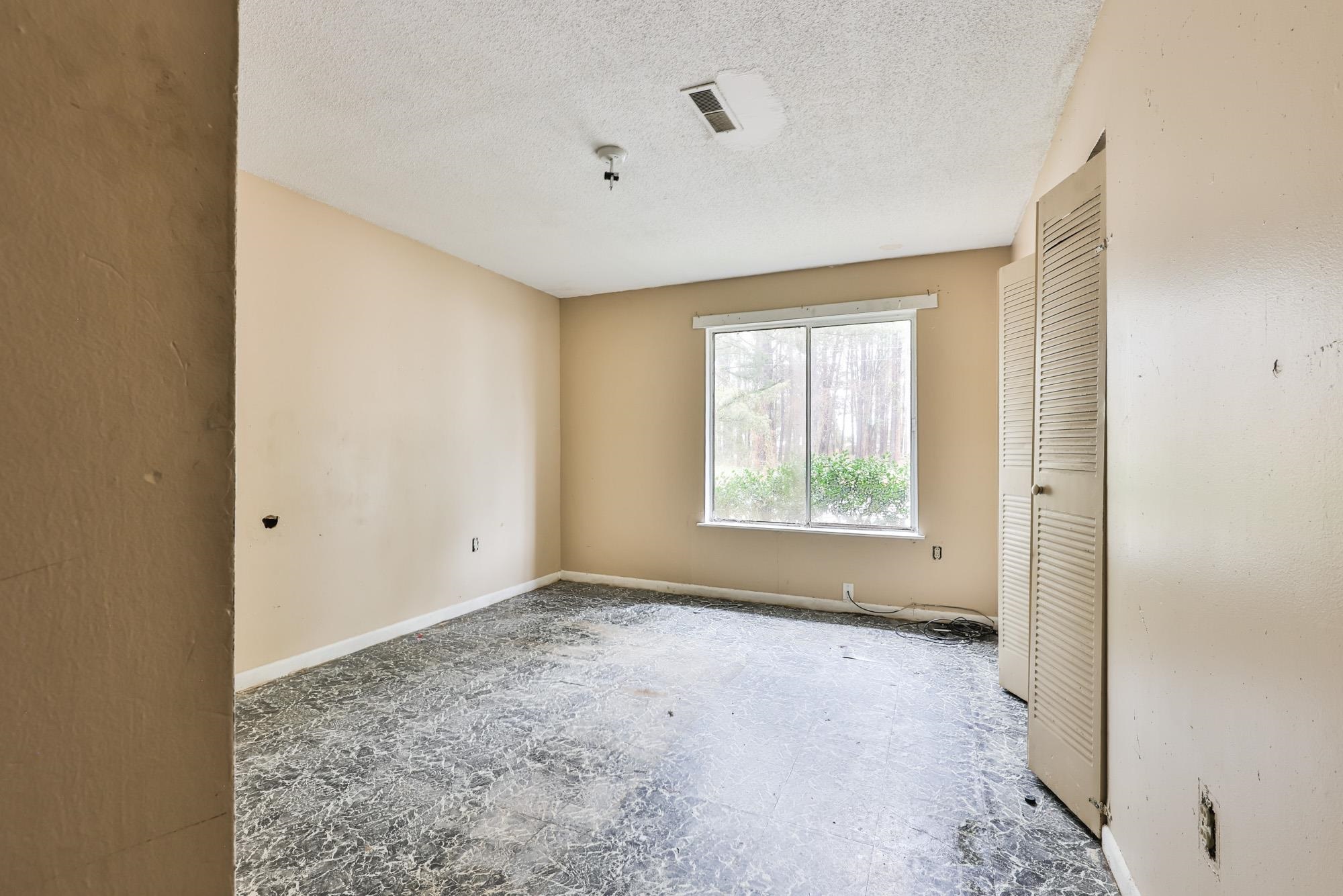 611 Dekalb St. Property Photo 11