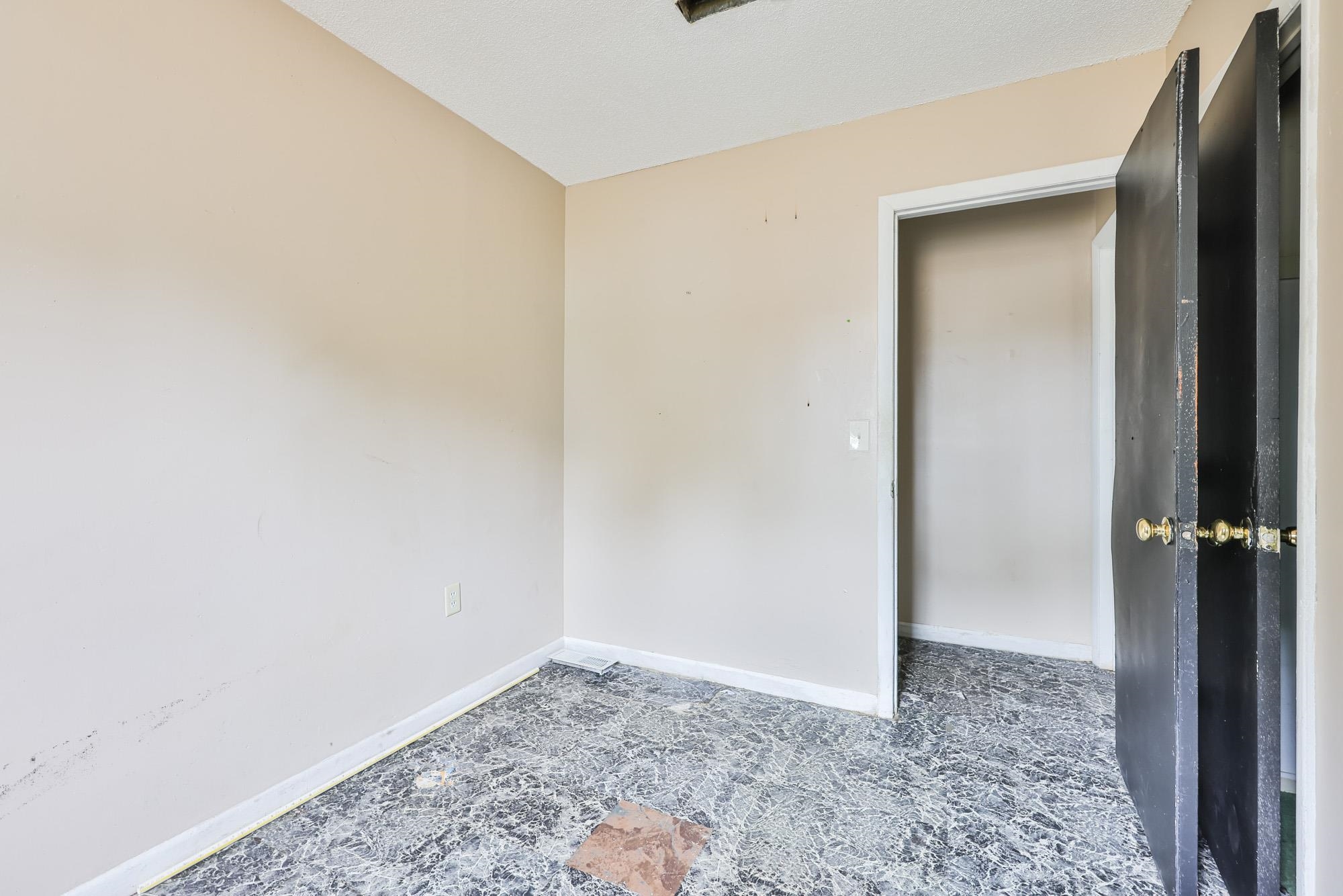 611 Dekalb St. Property Photo 13