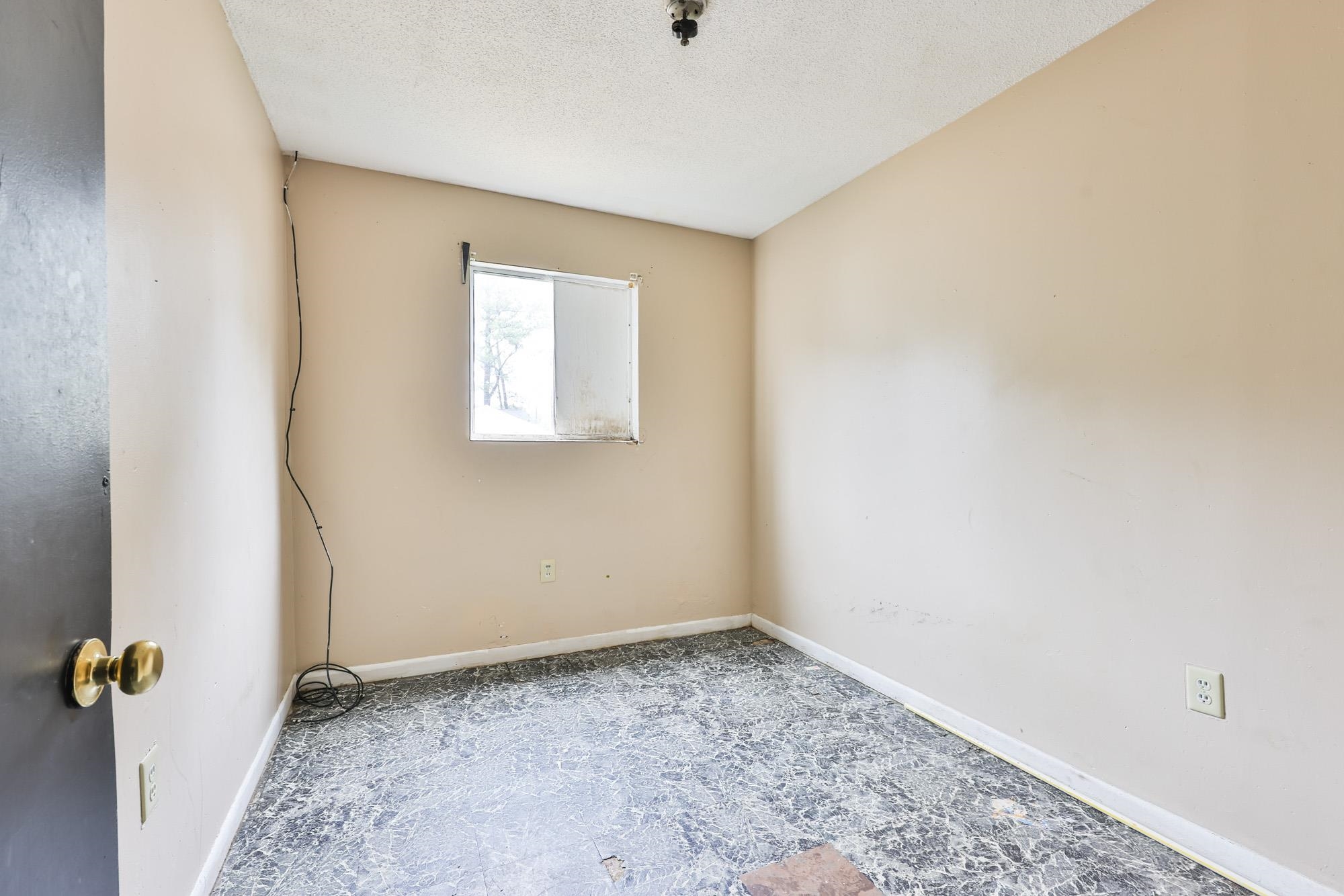 611 Dekalb St. Property Photo 14