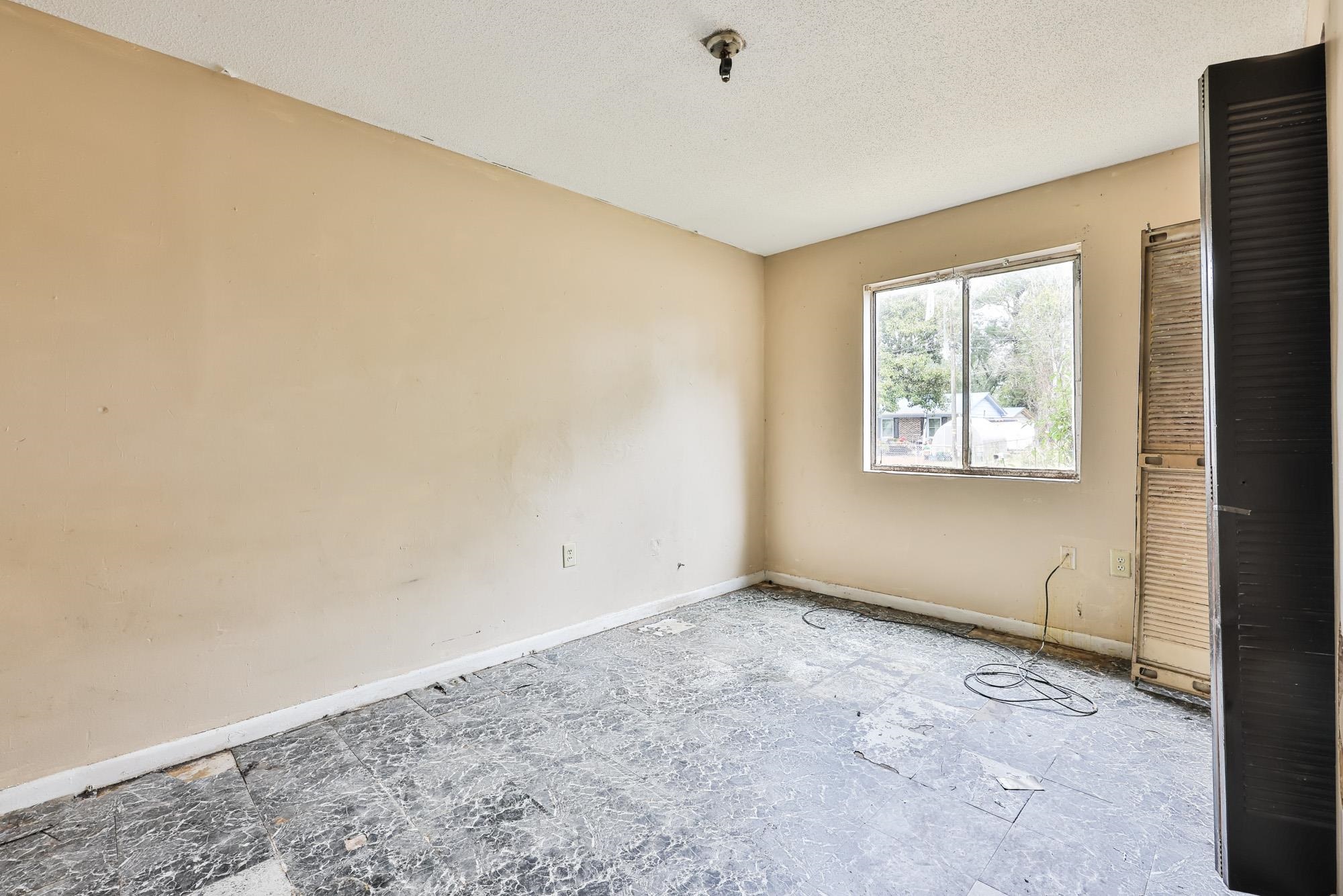 611 Dekalb St. Property Photo 16