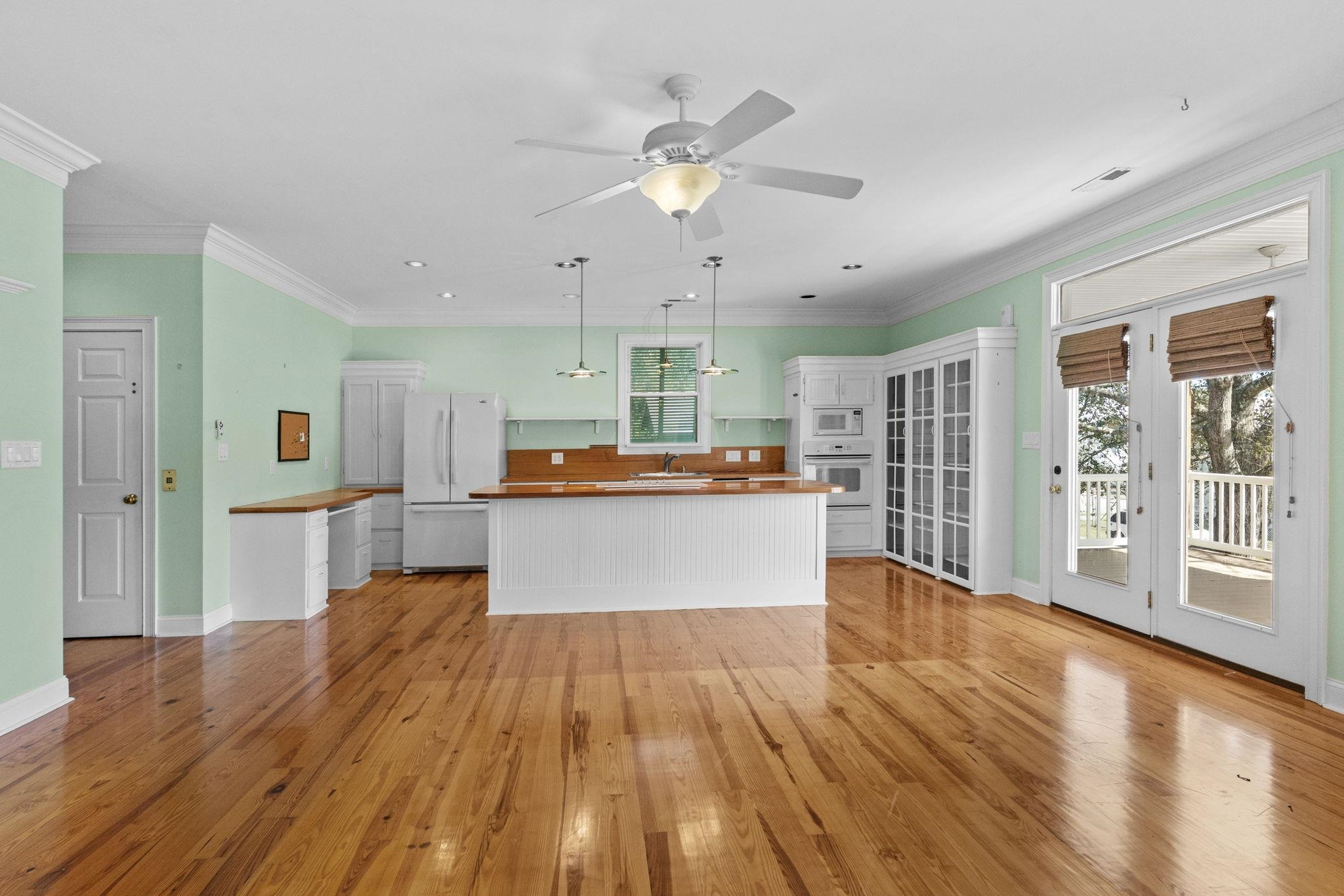 3926 Flagg St. Property Photo 10