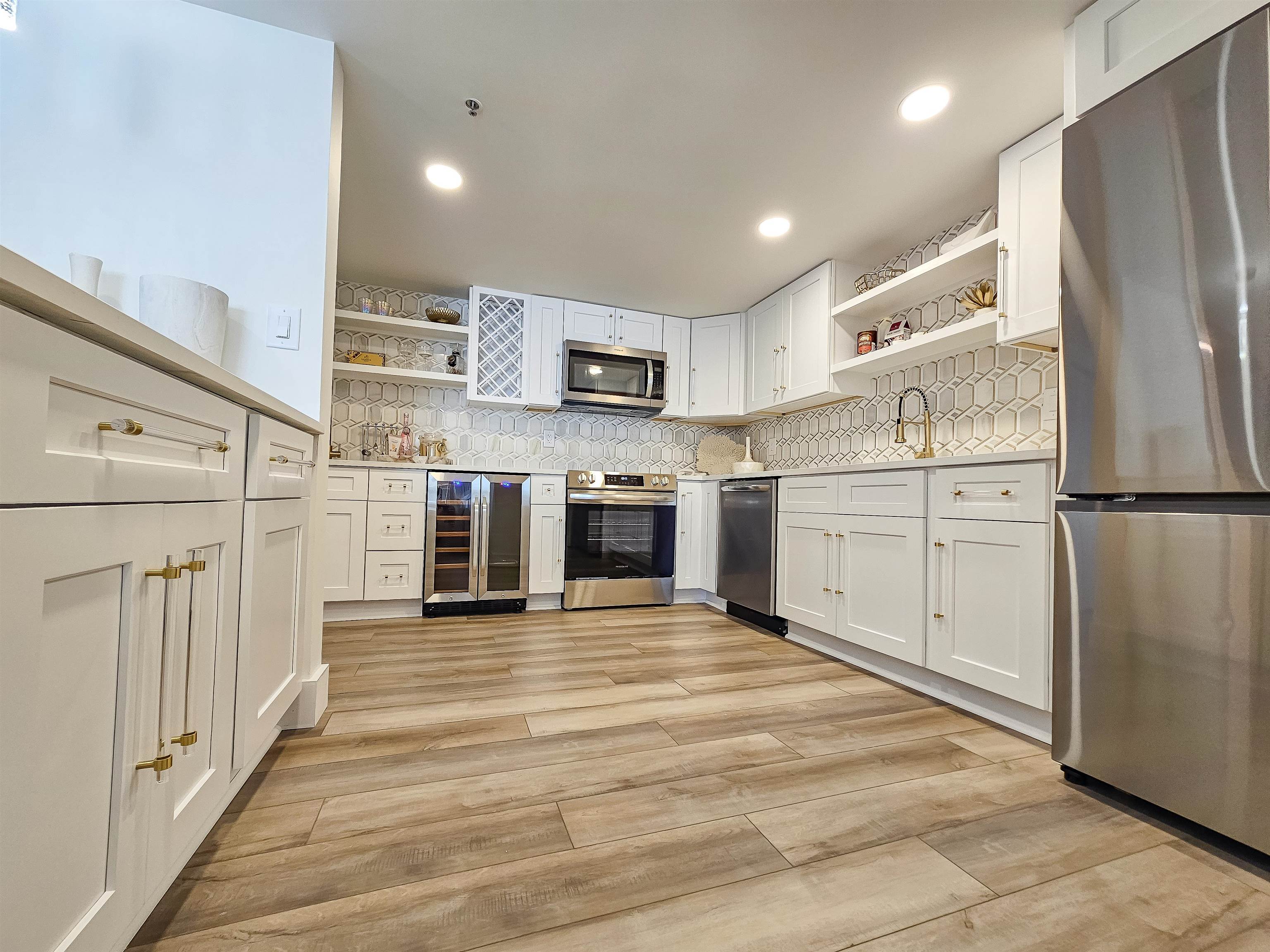 9840 Queensway Blvd. Property Photo 14