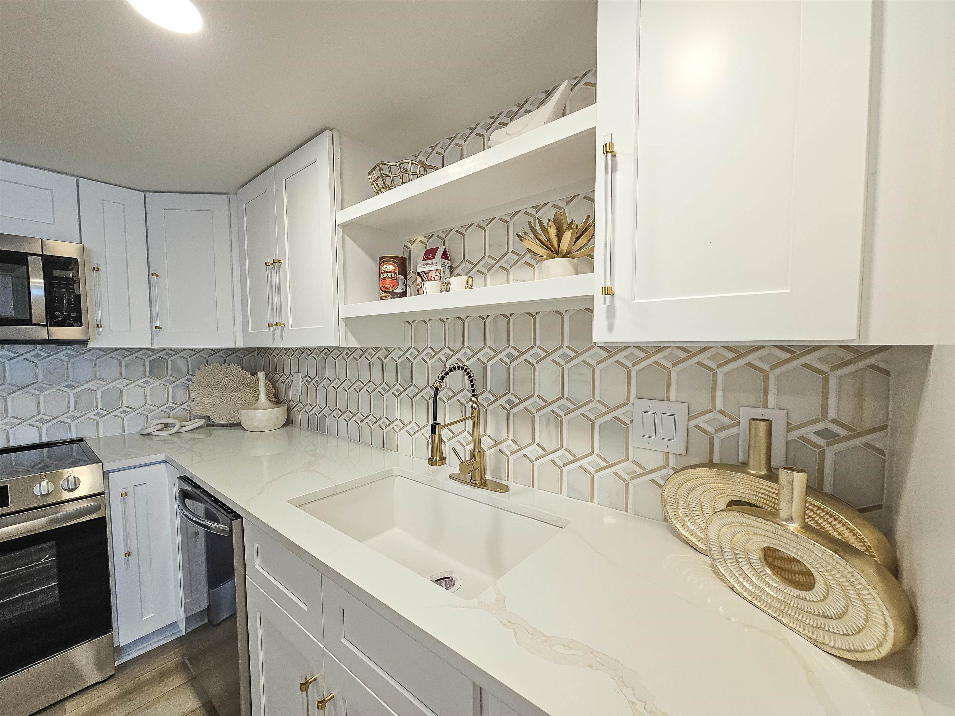 9840 Queensway Blvd. Property Photo 15