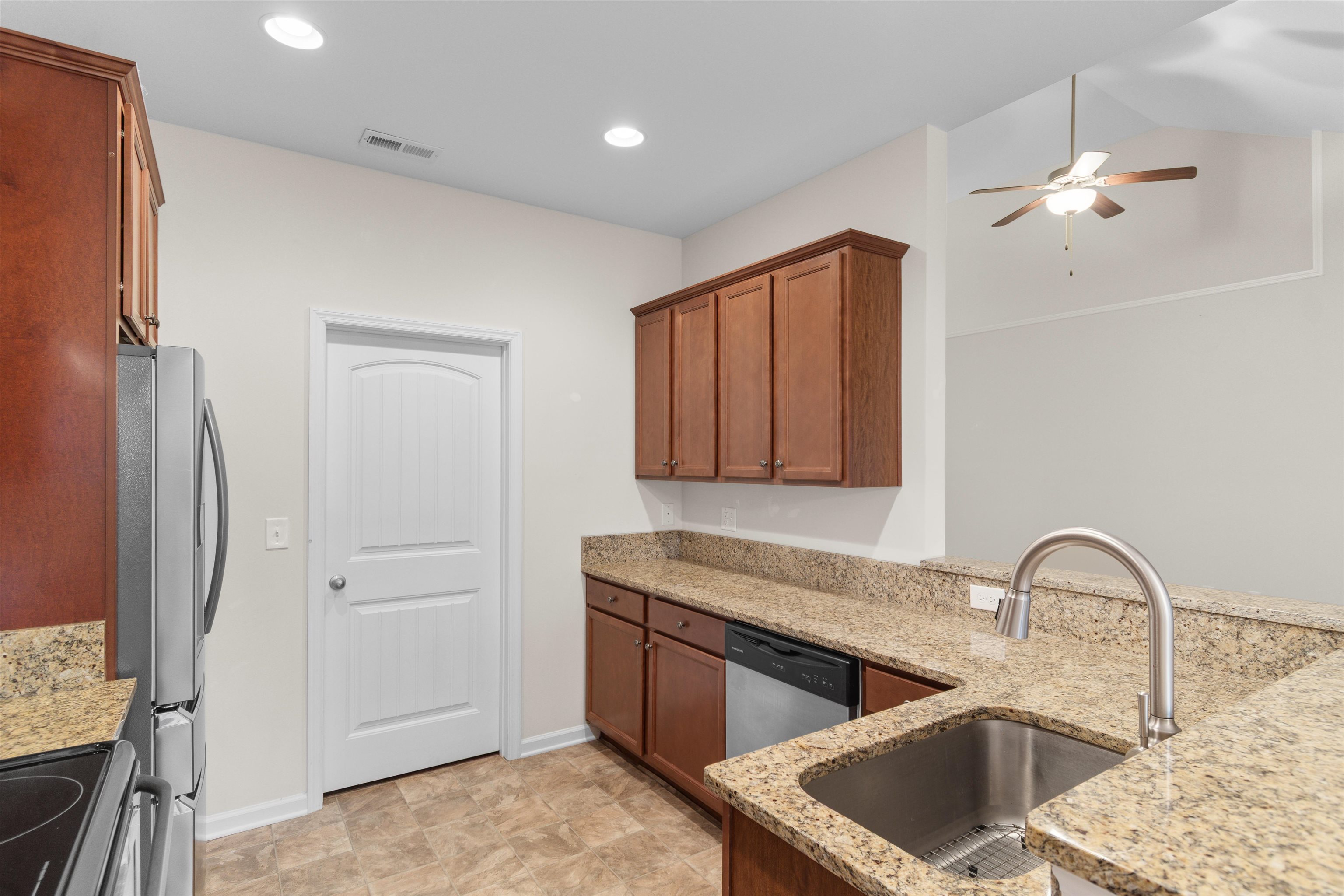 805 Payne Ct. Property Photo 6
