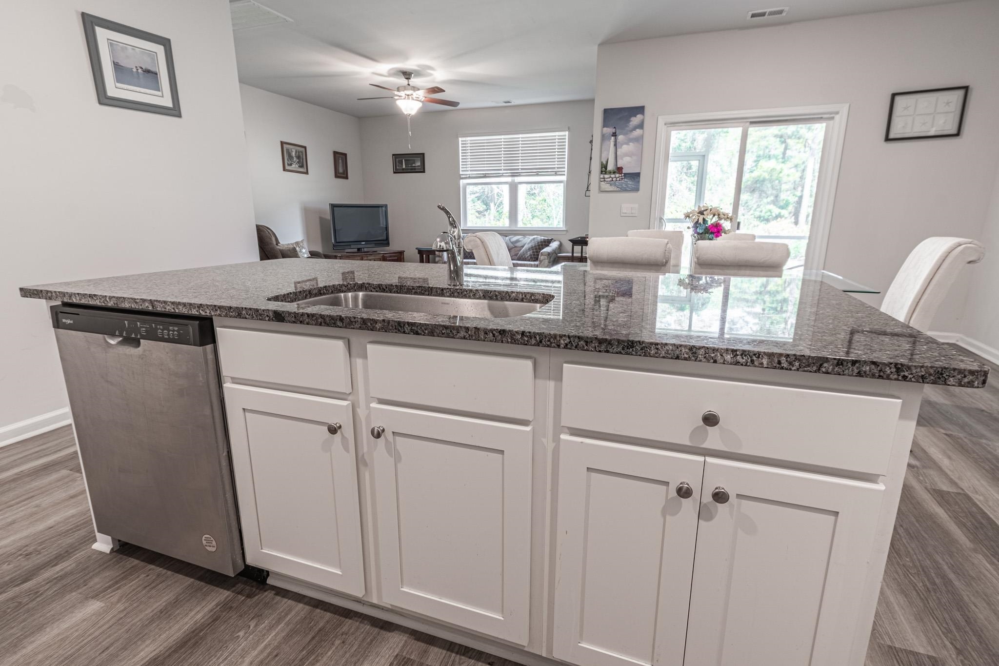 2362 Ainsley Dr. Property Photo 5