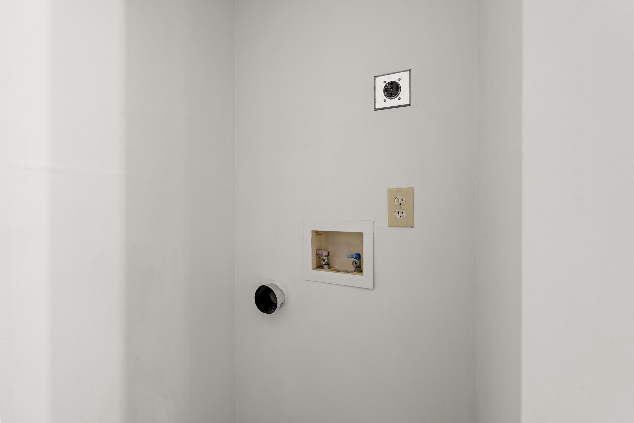 4239 Villas Dr. Property Photo 5