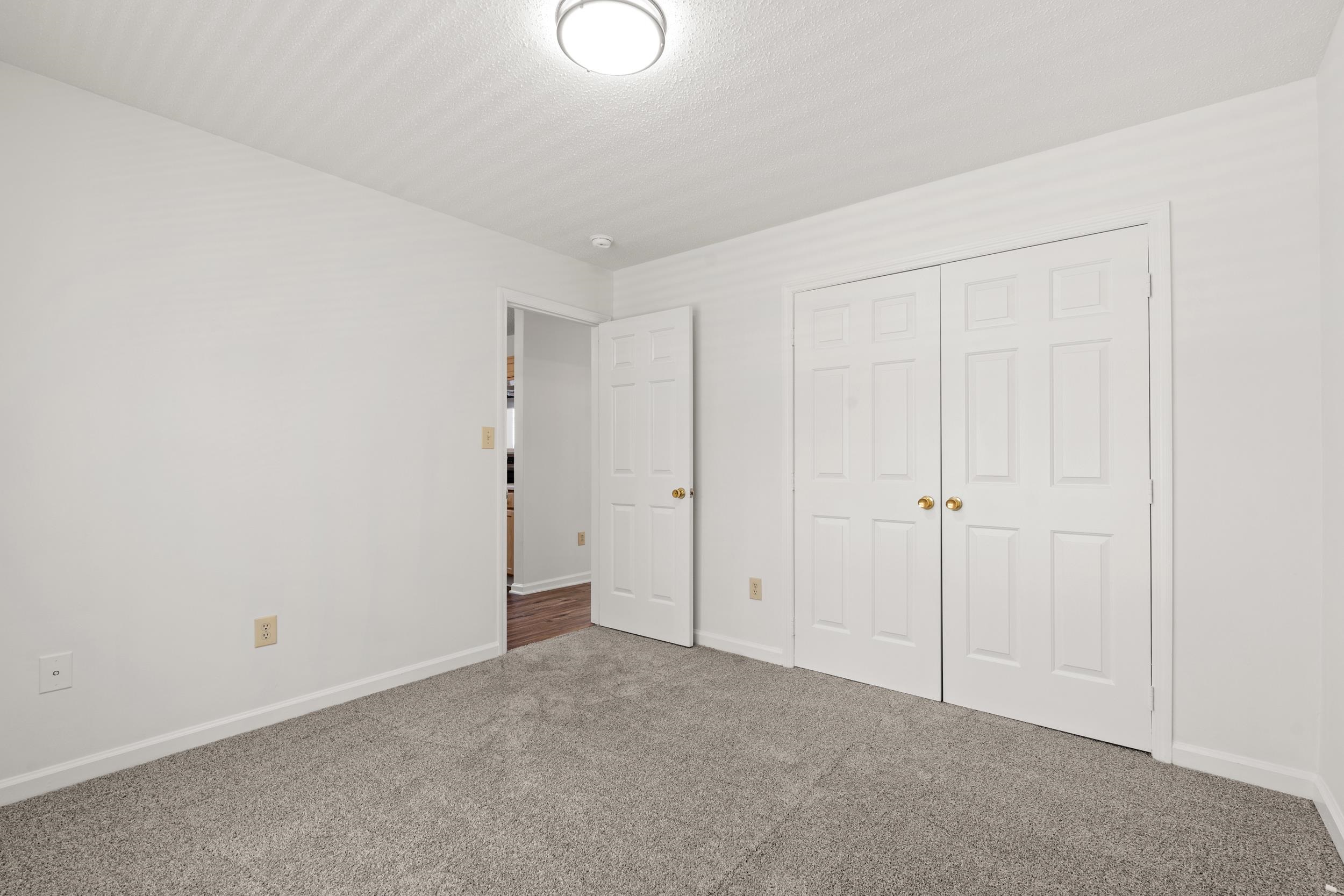 4239 Villas Dr. Property Photo 7