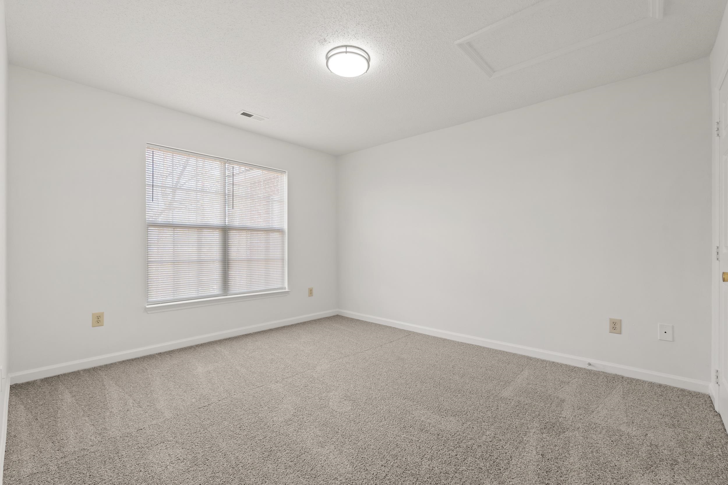 4239 Villas Dr. Property Photo 15