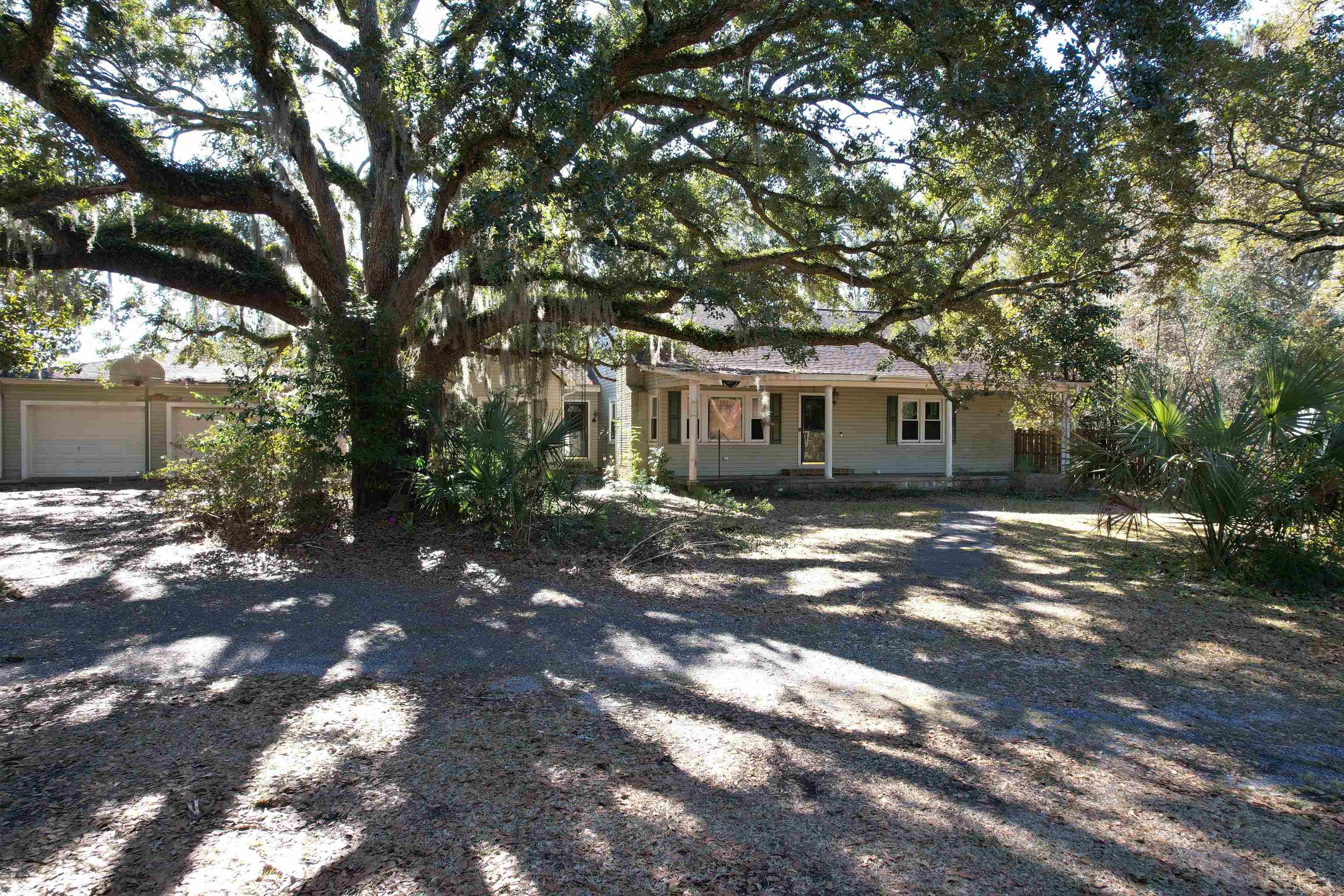 402 Wilkinson St. Property Photo 2