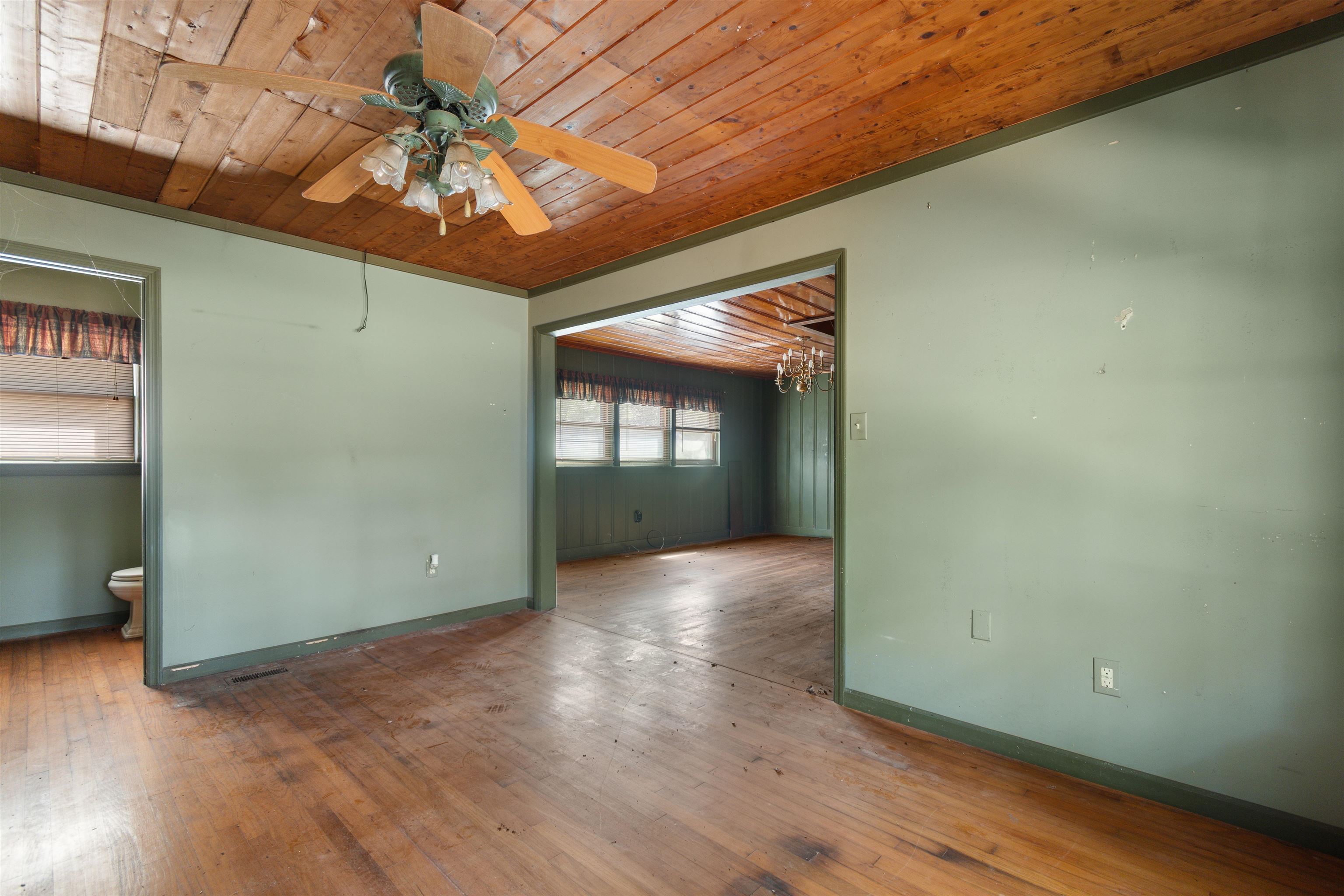402 Wilkinson St. Property Photo 8