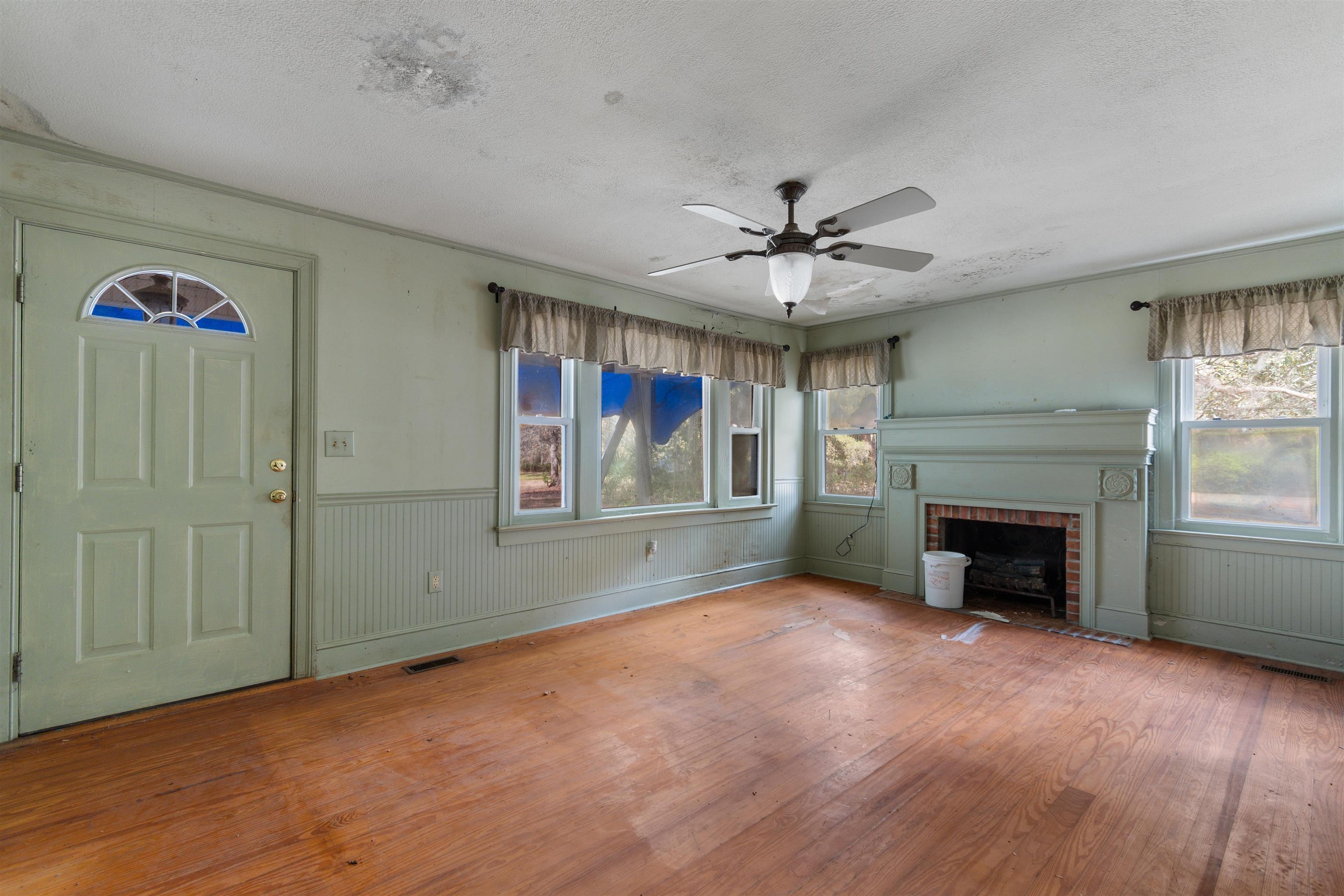 402 Wilkinson St. Property Photo 9