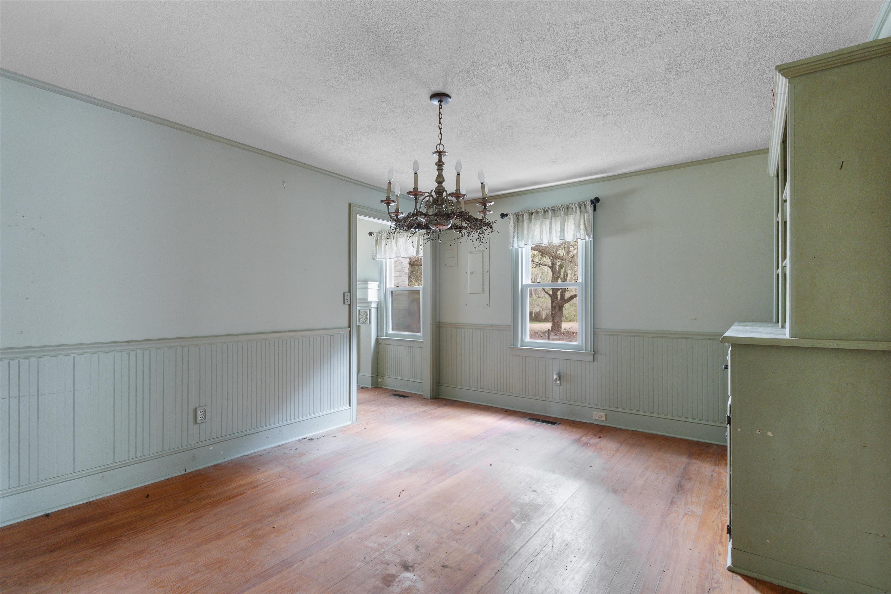 402 Wilkinson St. Property Photo 11