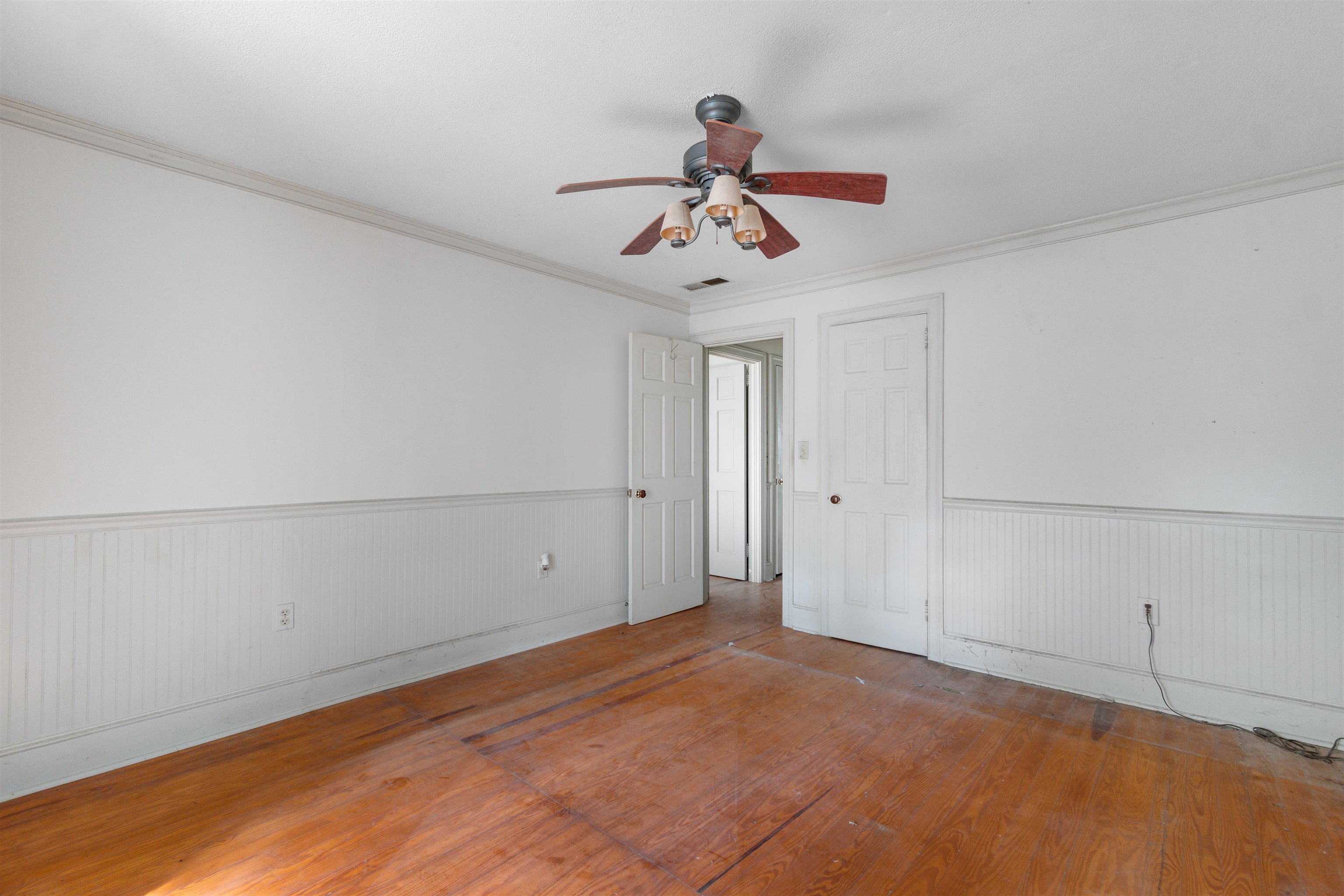 402 Wilkinson St. Property Photo 17