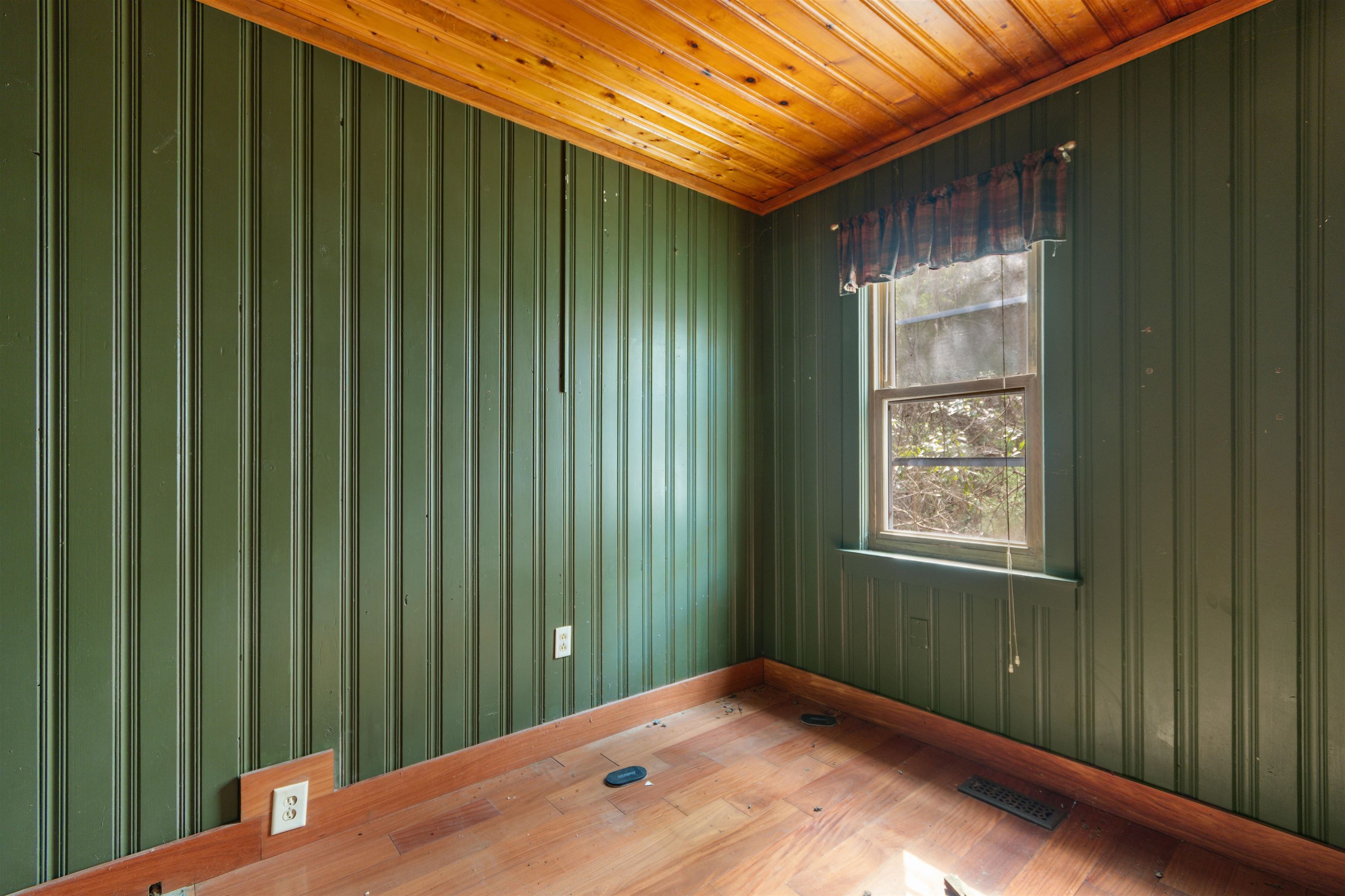 402 Wilkinson St. Property Photo 20