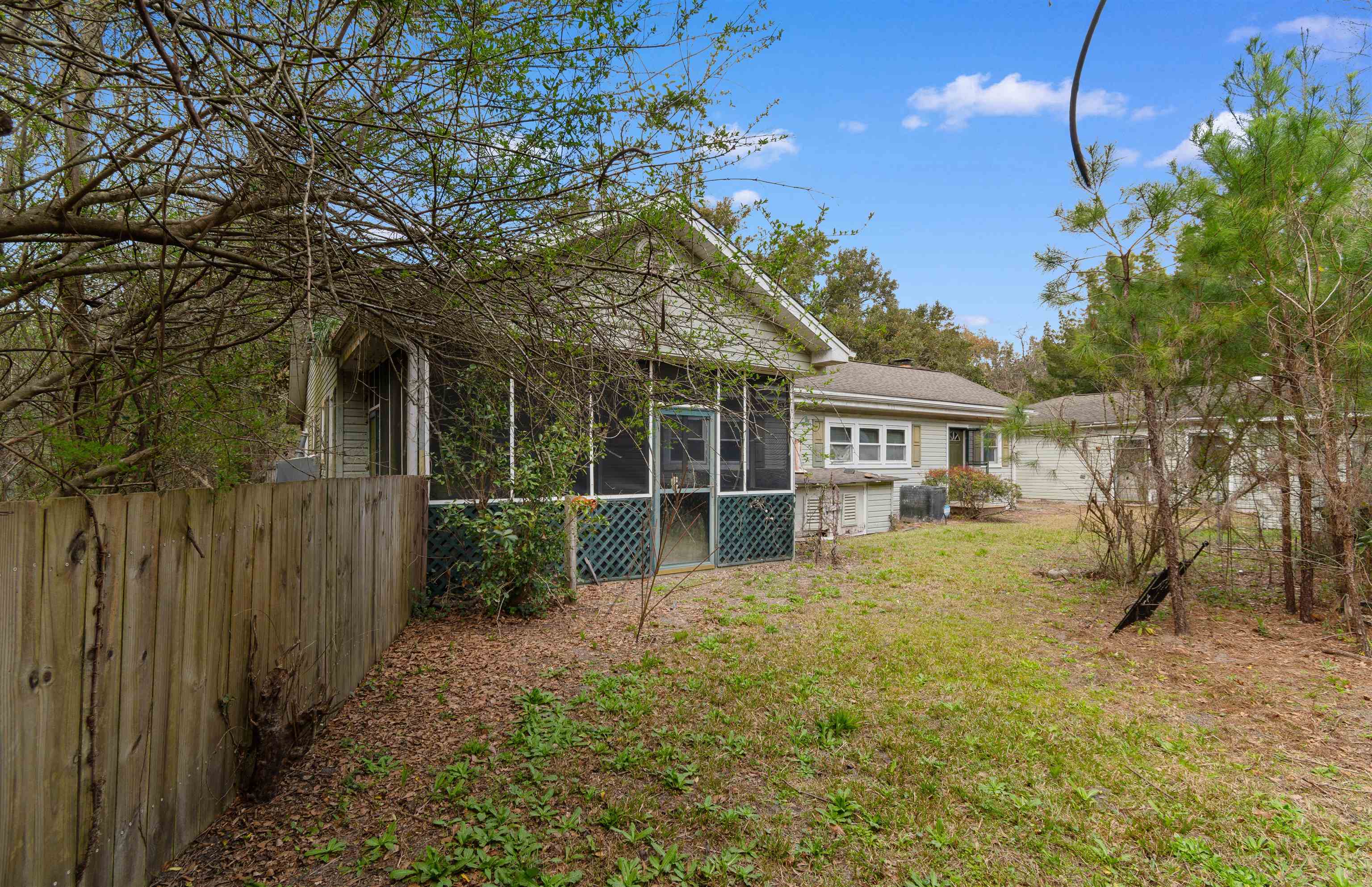 402 Wilkinson St. Property Photo 23
