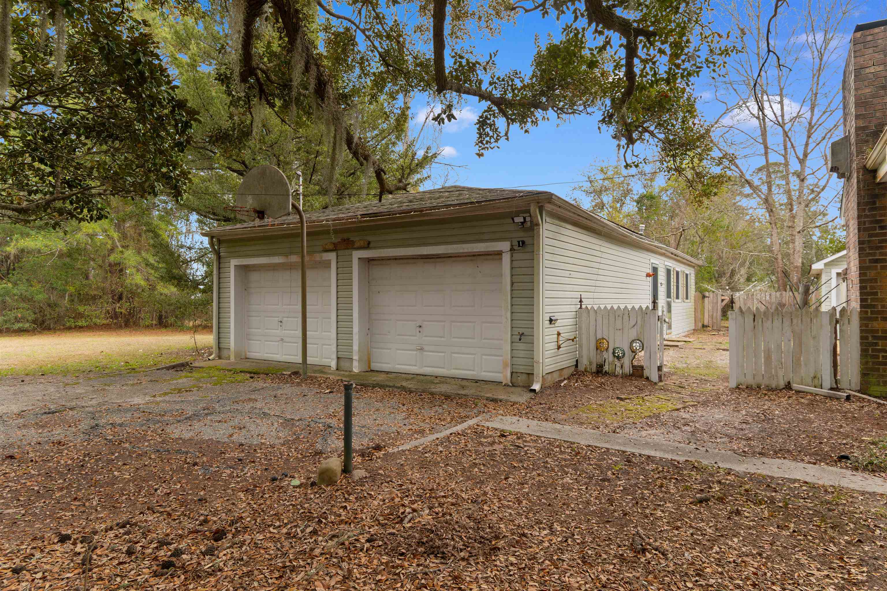 402 Wilkinson St. Property Photo 26