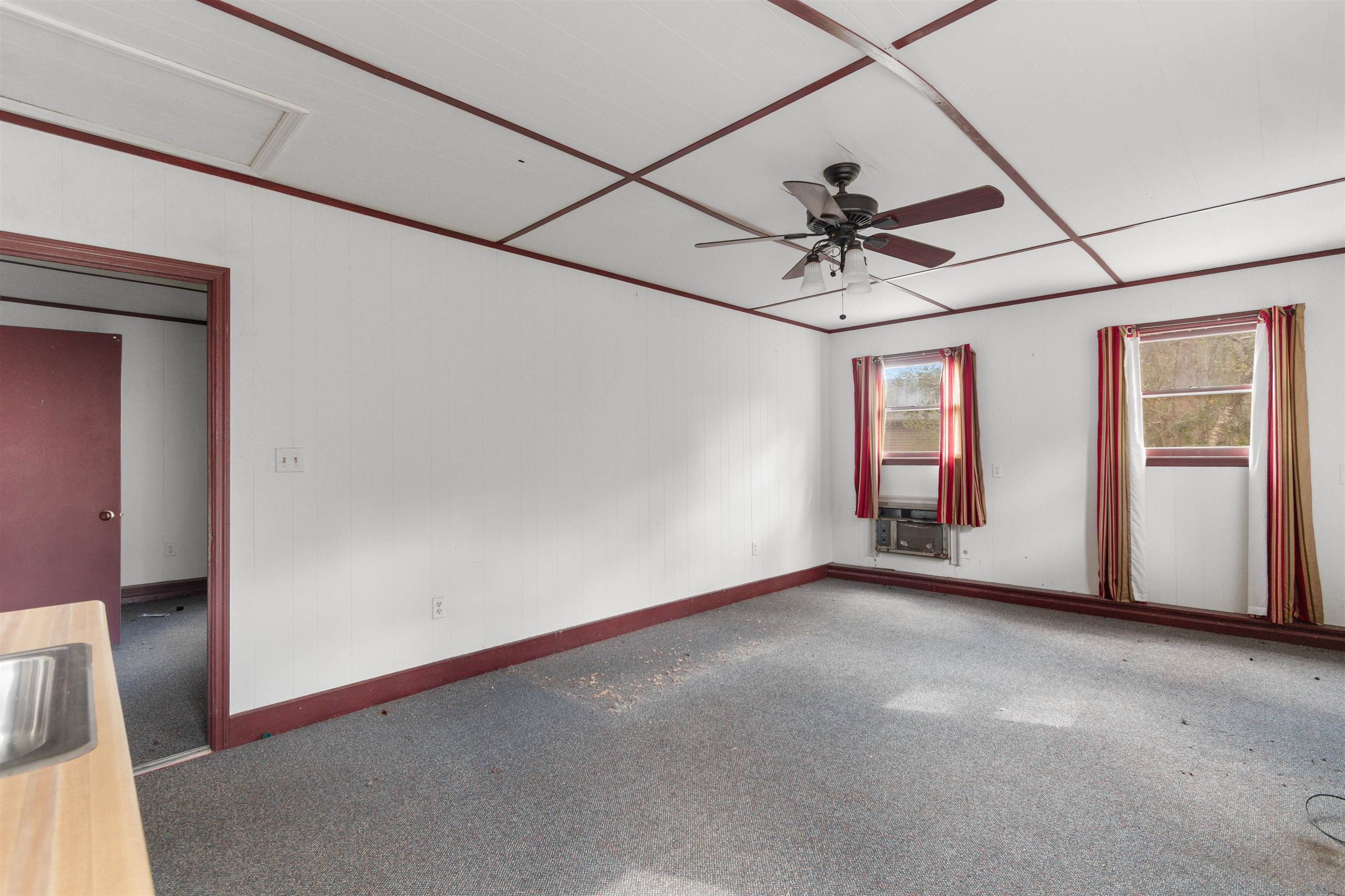 402 Wilkinson St. Property Photo 28