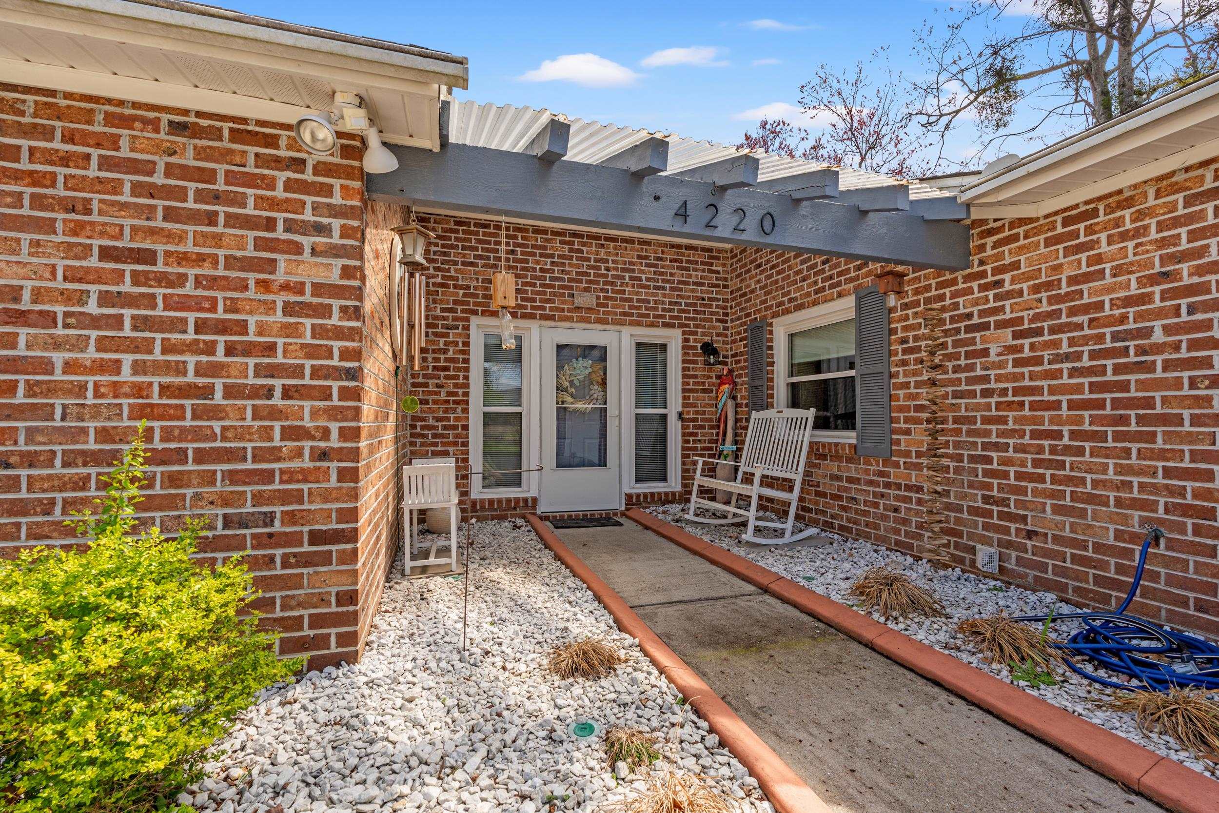 4220 Hunting Bow Trail Property Photo 4