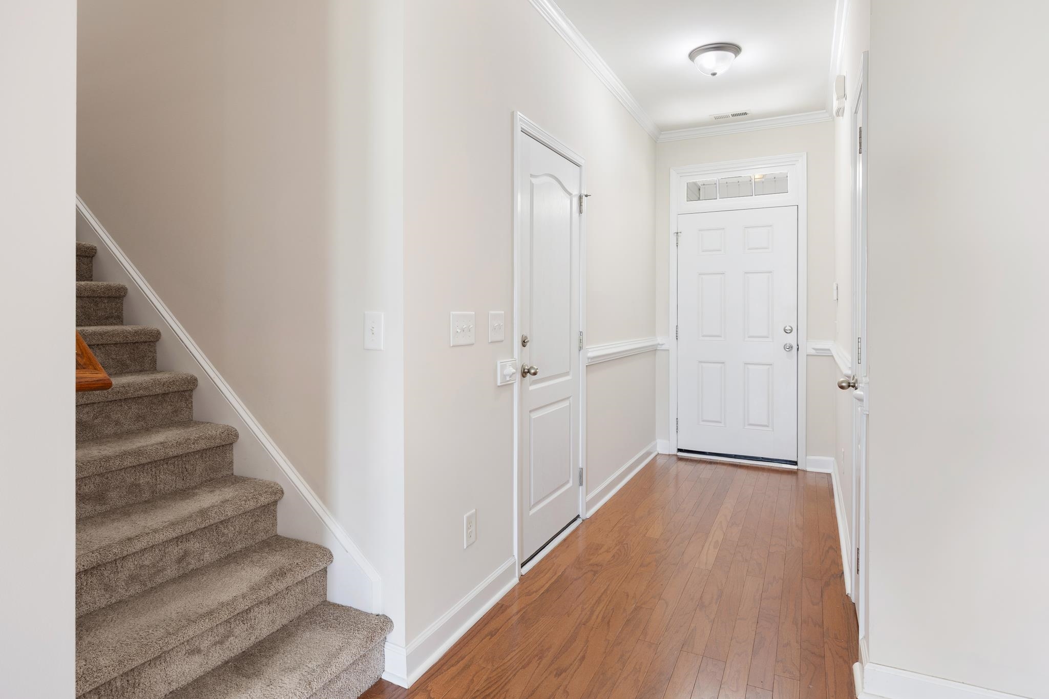 719 Londonberry Ct. Property Photo 8