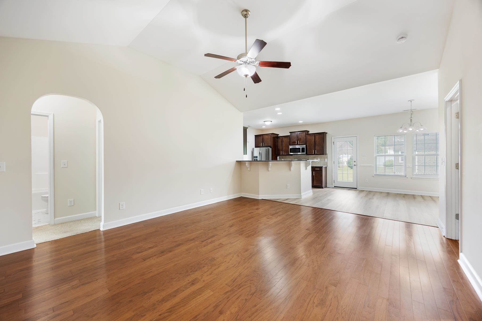 719 Londonberry Ct. Property Photo 9