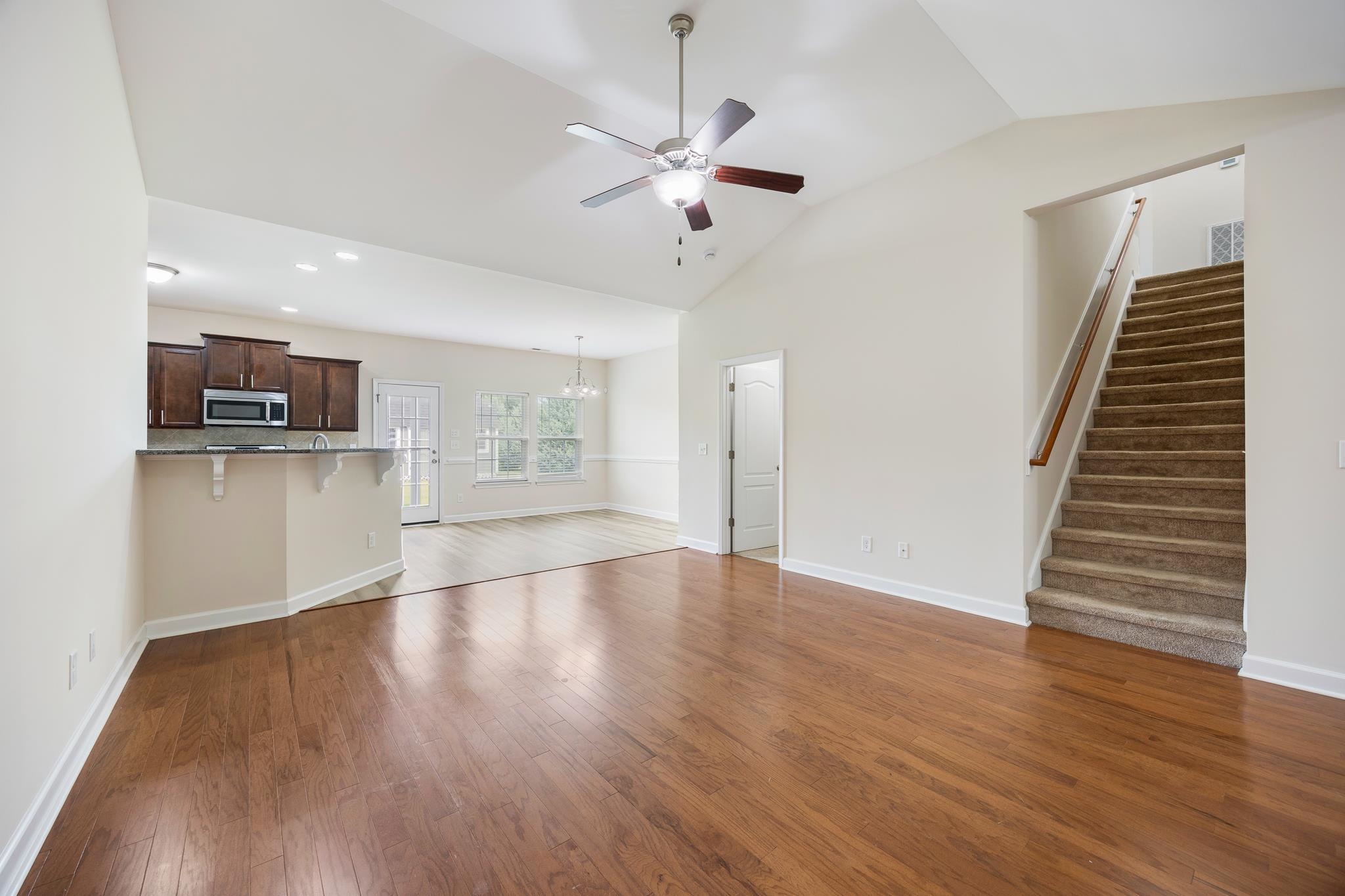 719 Londonberry Ct. Property Photo 10